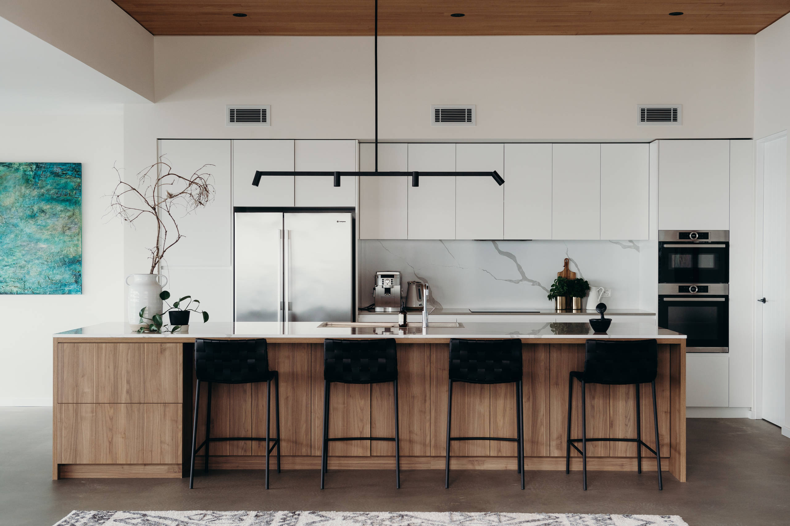 Как правильно: Покупать мебель и отделочные материалы онлайн