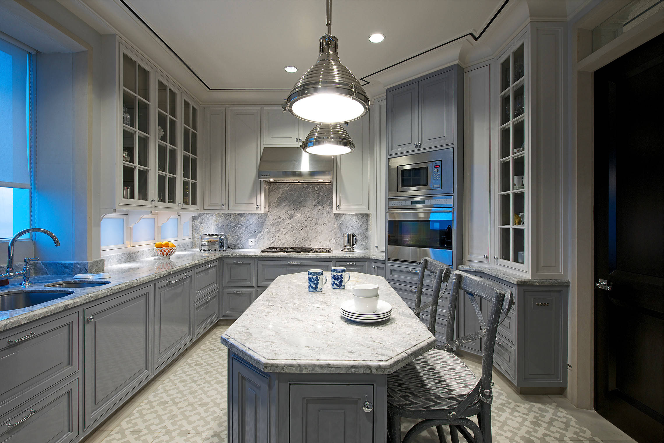 Кухонный угол: Как использовать его по максимуму