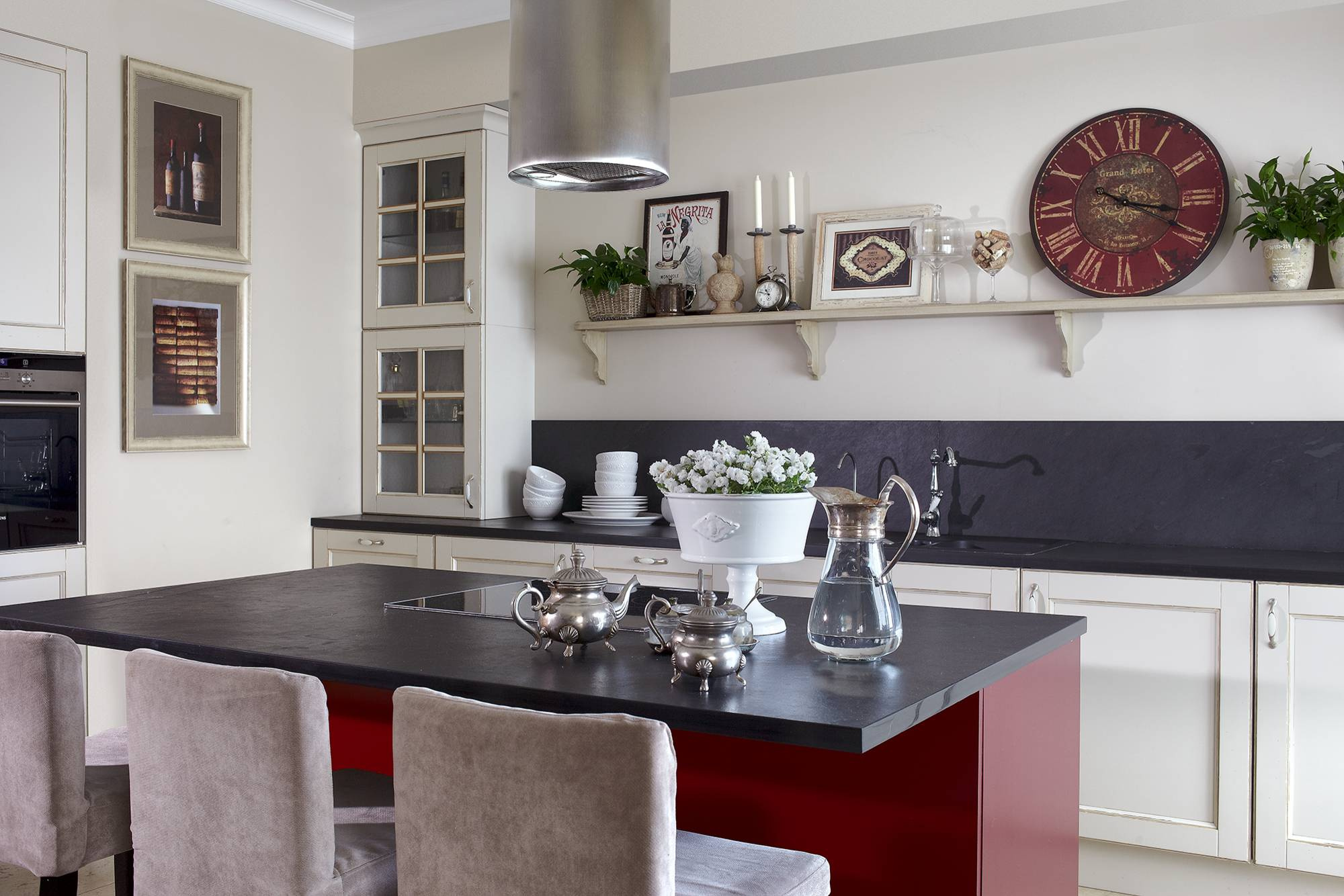 Вытянуть на «отлично»: Как выбрать вытяжку для кухни