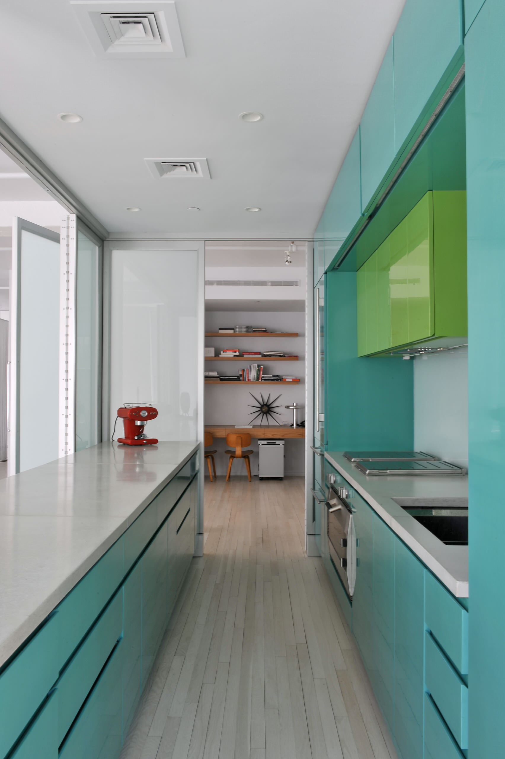 Раздаточное окно: Атавизм или новая тенденция?