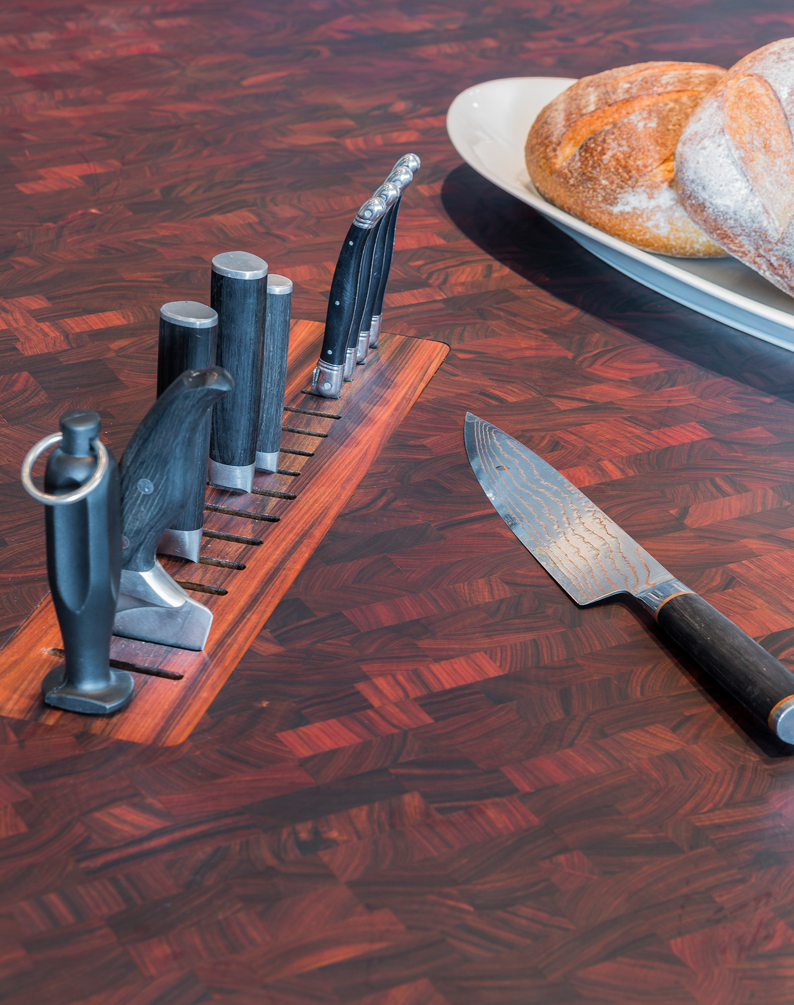 Есть проблема: беспорядок на кухонной столешнице