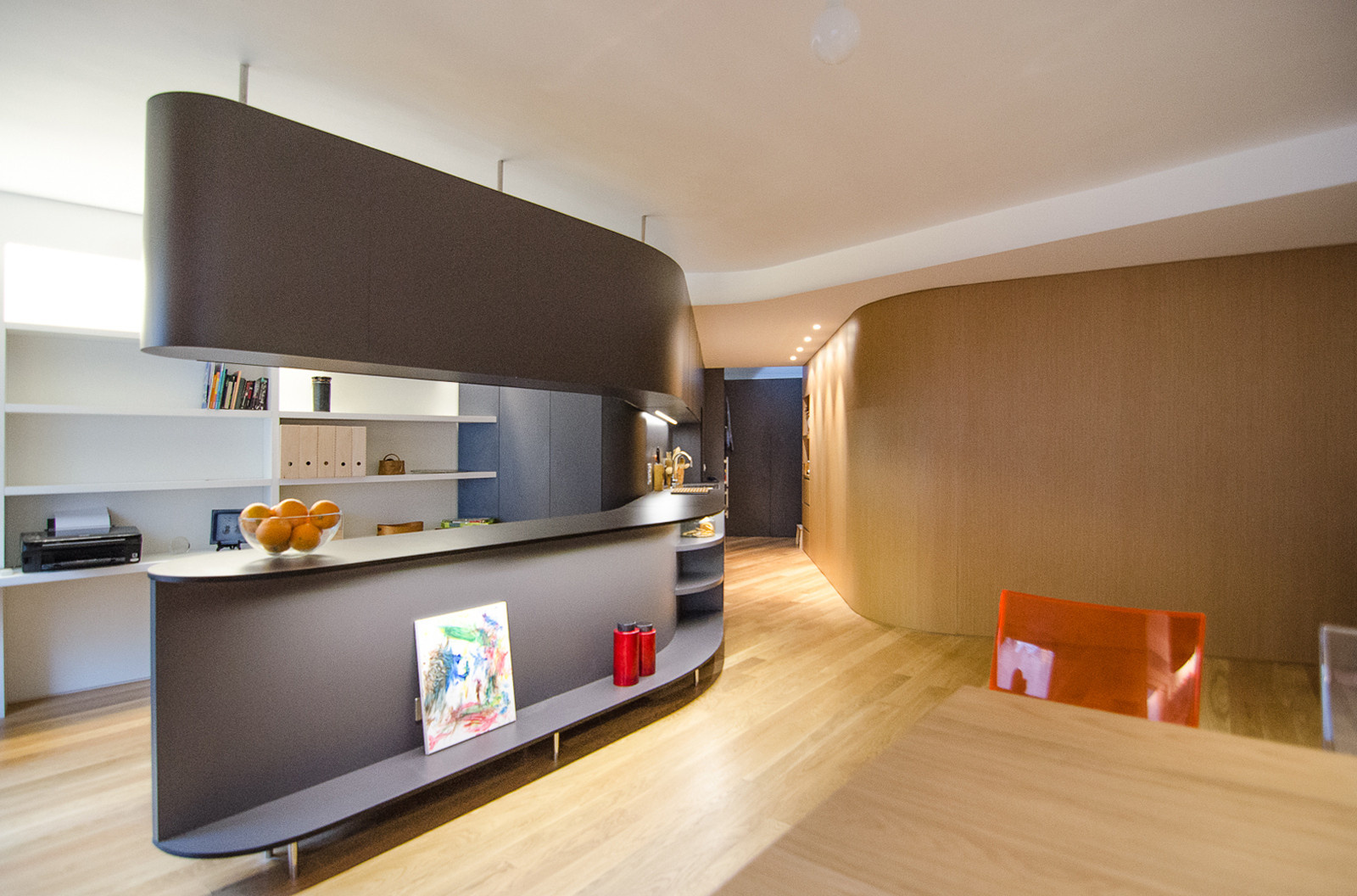 Просто фото: Кухни с радиусными фасадами