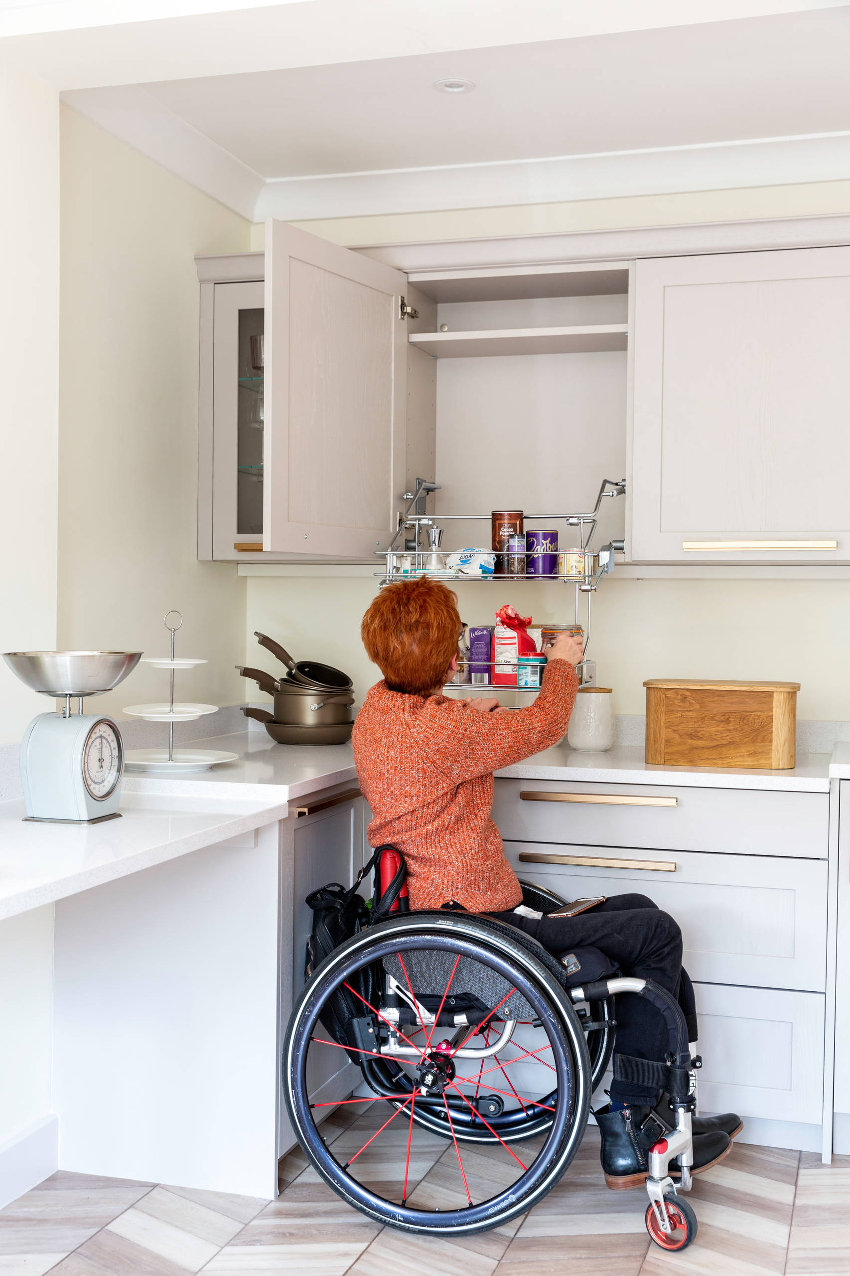 Вопрос: Стоит ли платить за дорогую кухонную фурнитуру