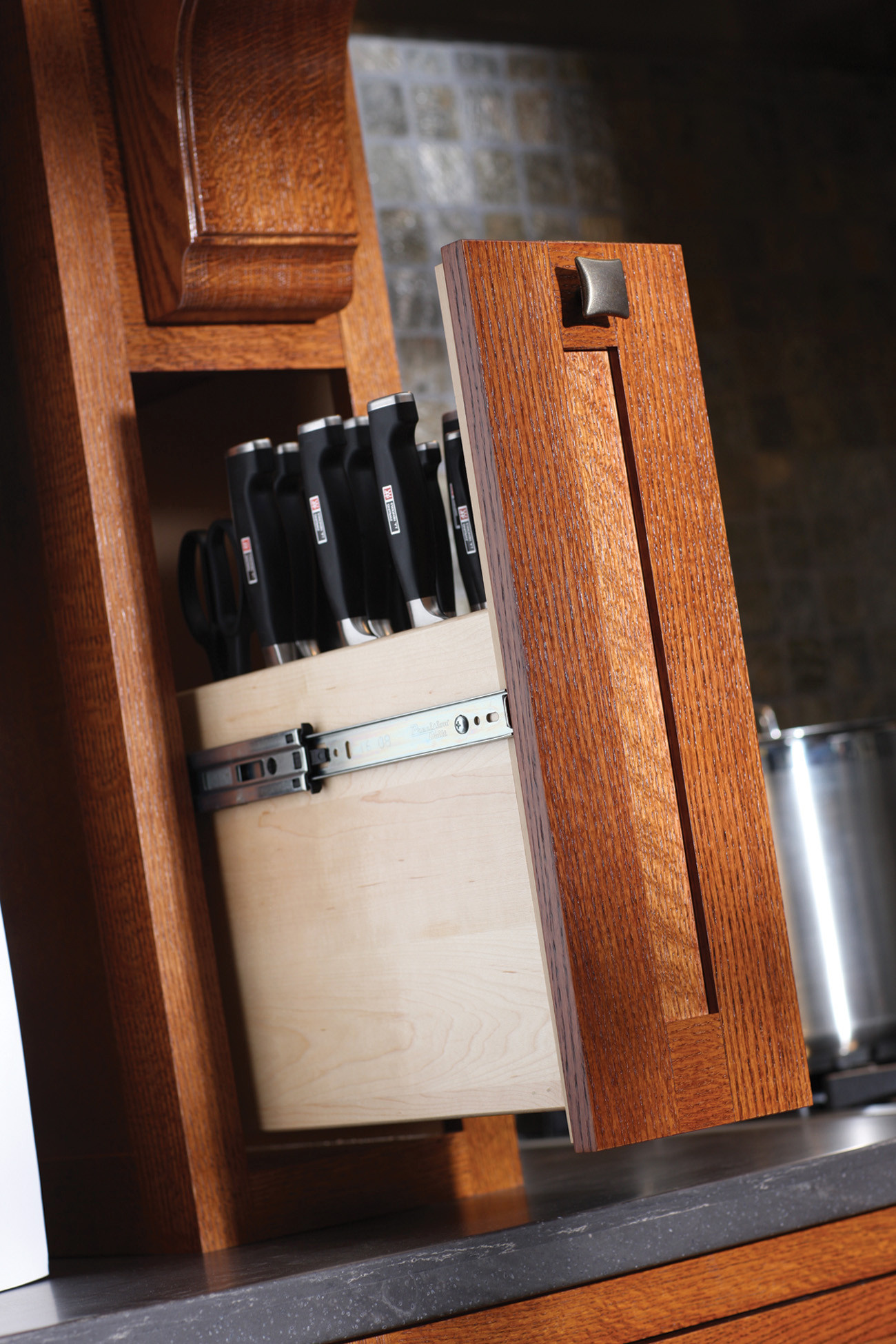 Как правильно: Освободить кухонный фартук