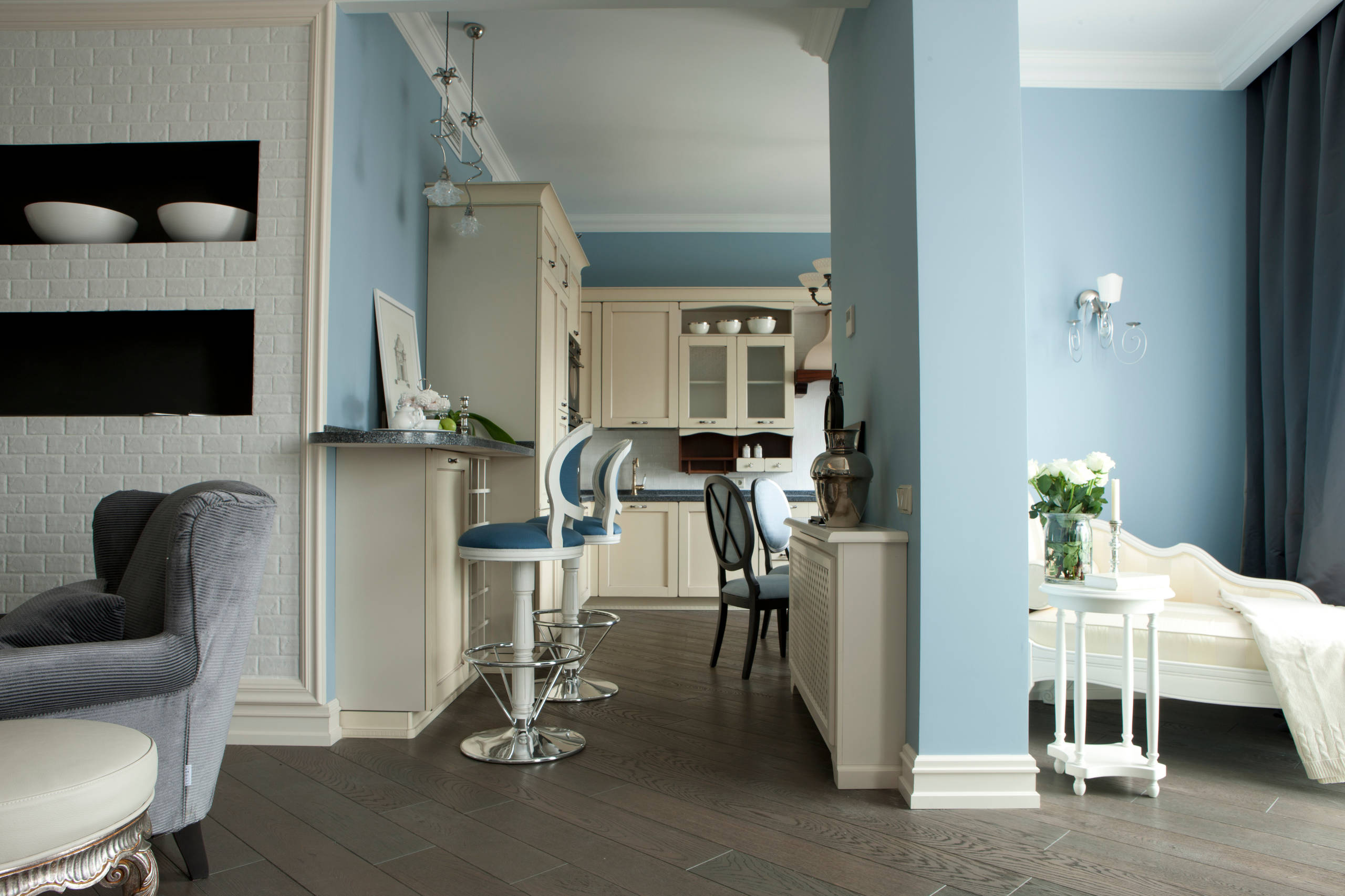 Лишних стен не бывает: Как обыграть конструктив в оформлении интерьера