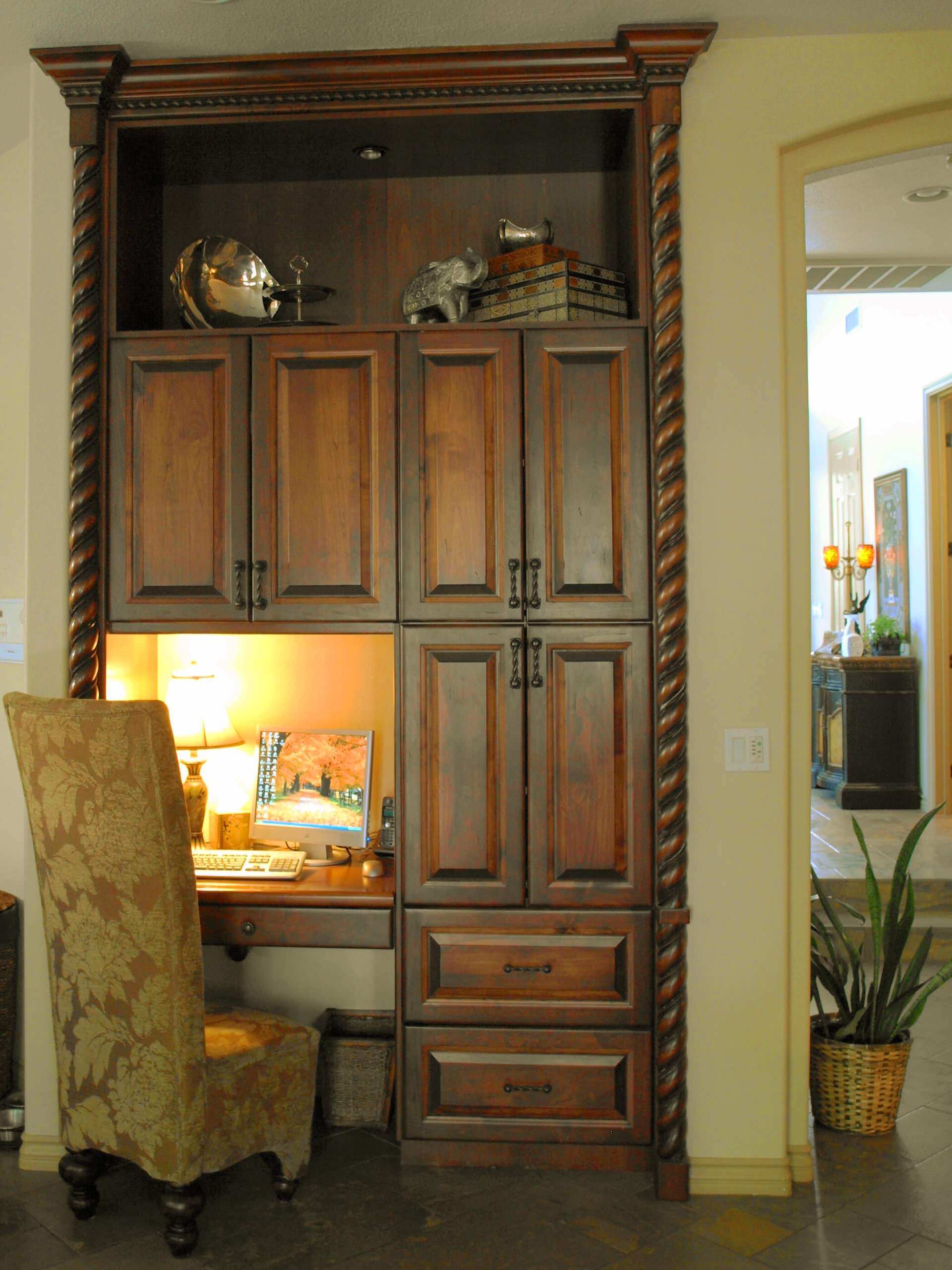 Фасадные работы: Выбираем встроенный шкаф