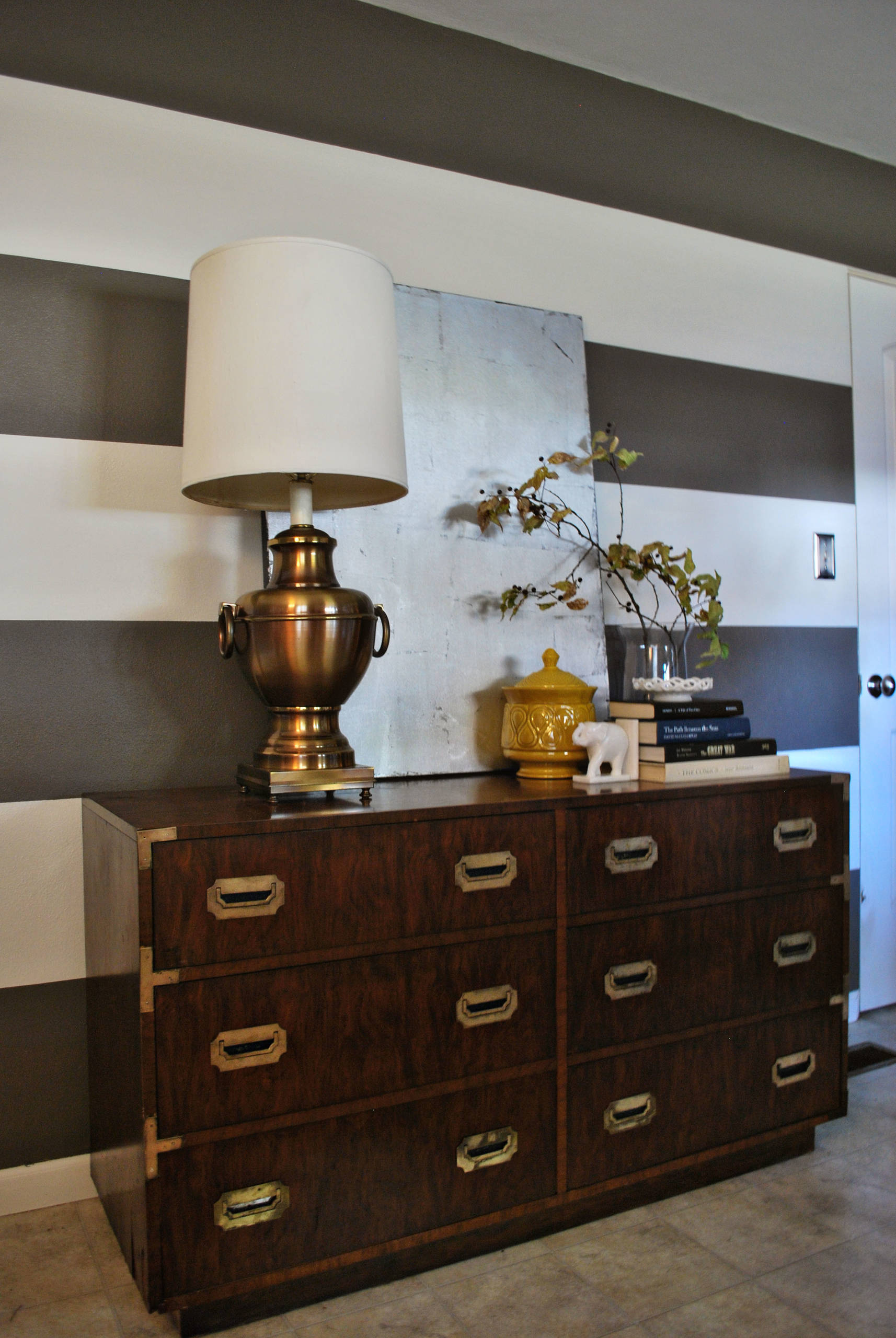 Что делать: Купить самовар в современный интерьер