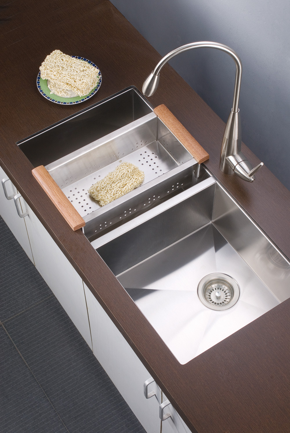 Стальной друг: 7 нюансов выбора мойки из нержавеющей стали