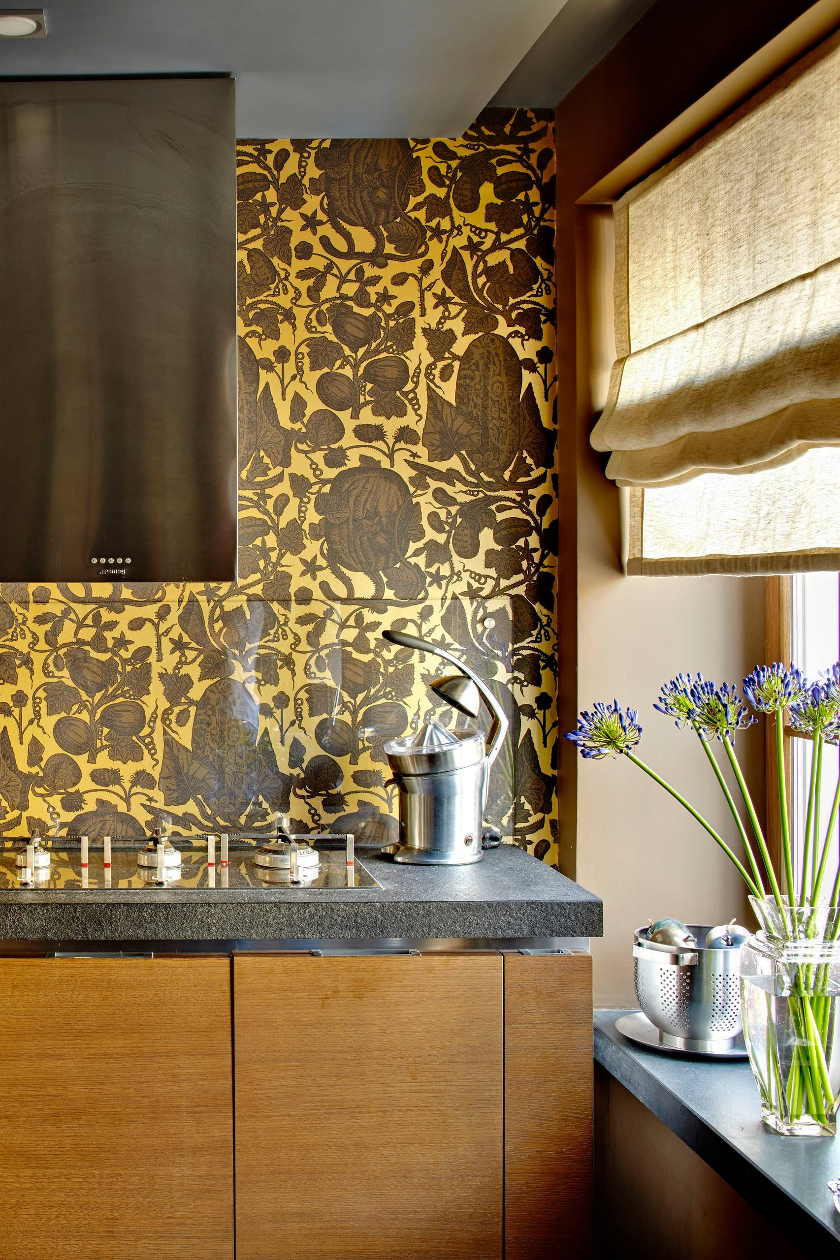 Пора цветения: 8 причин выбрать обои в цветочек