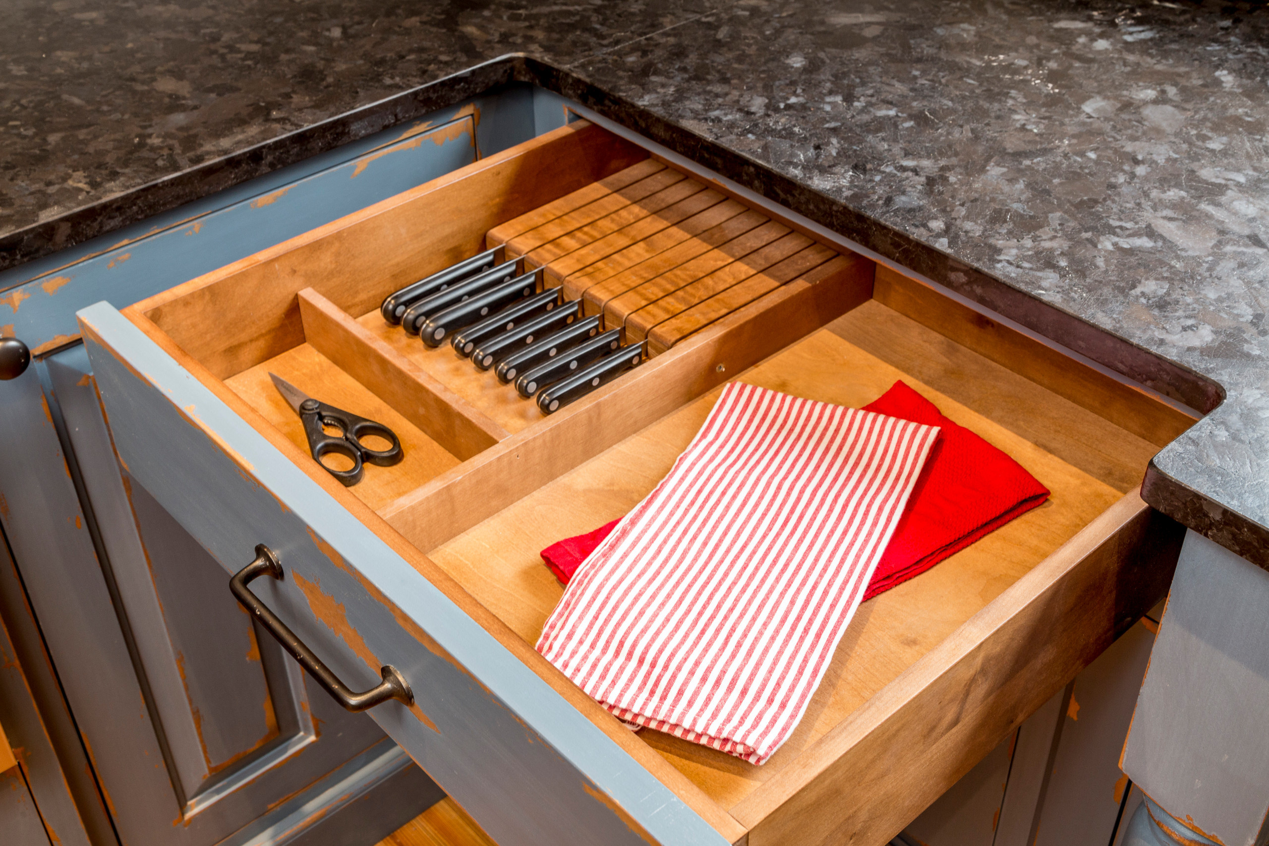 Как правильно: Освободить кухонный фартук