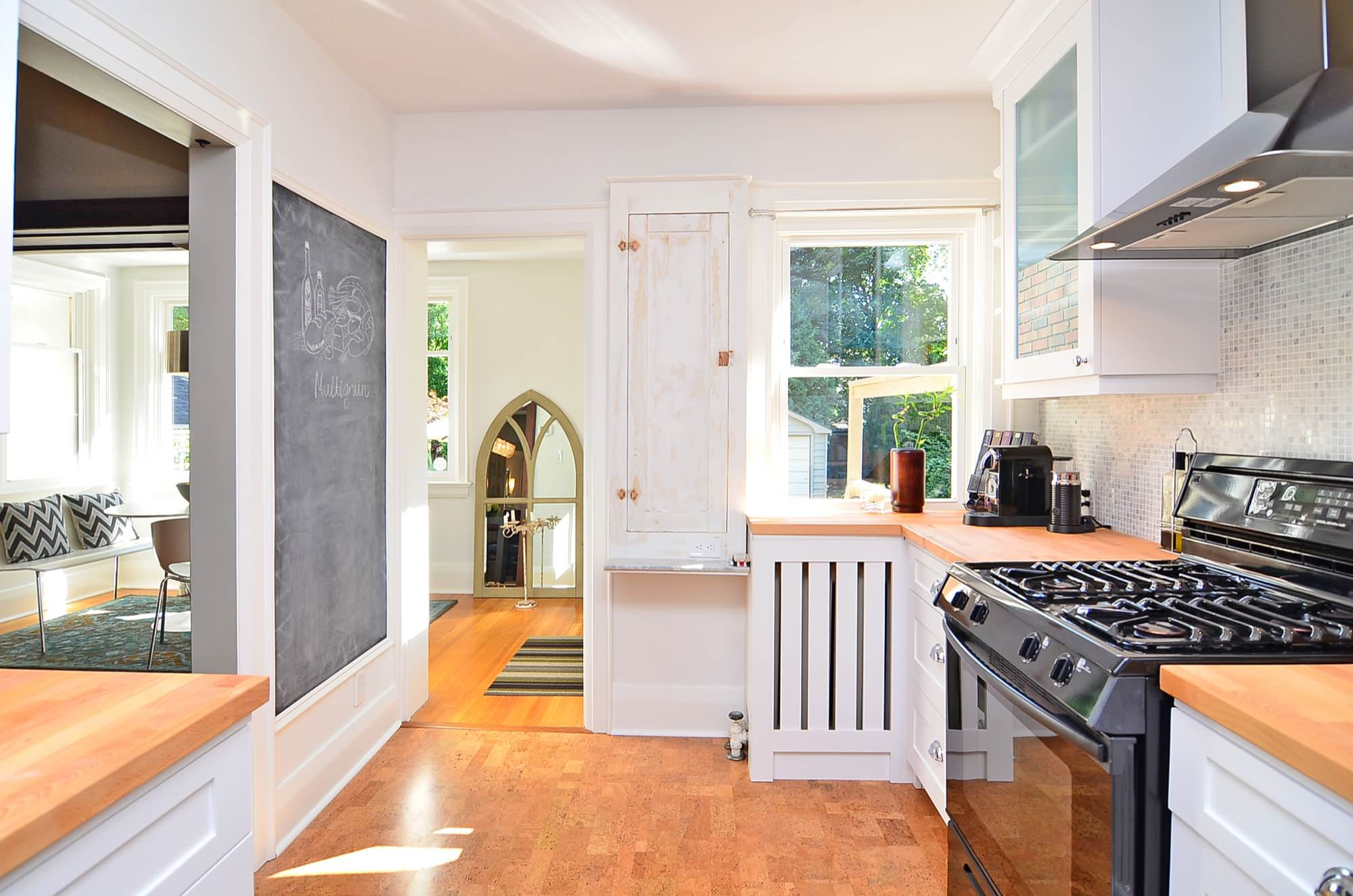 Жизнь на подоконнике: От лавки до обсерватории