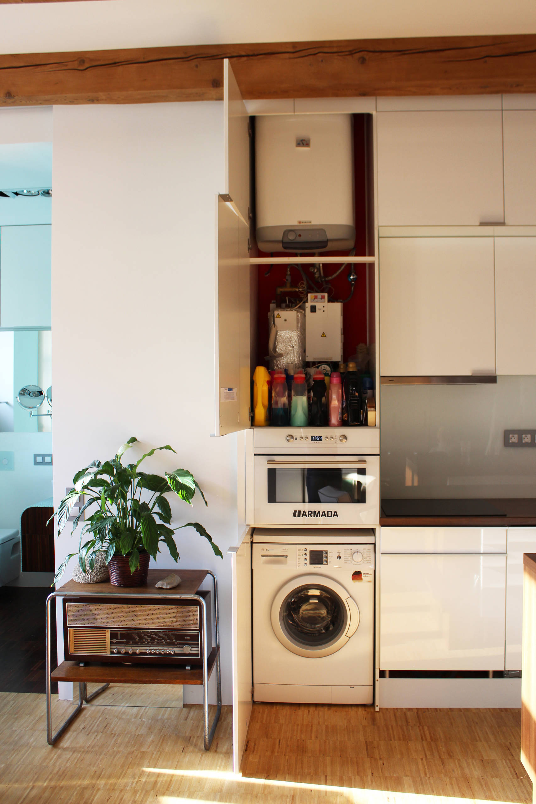 Вопрос: Как спрятать газовую колонку и водонагреватель