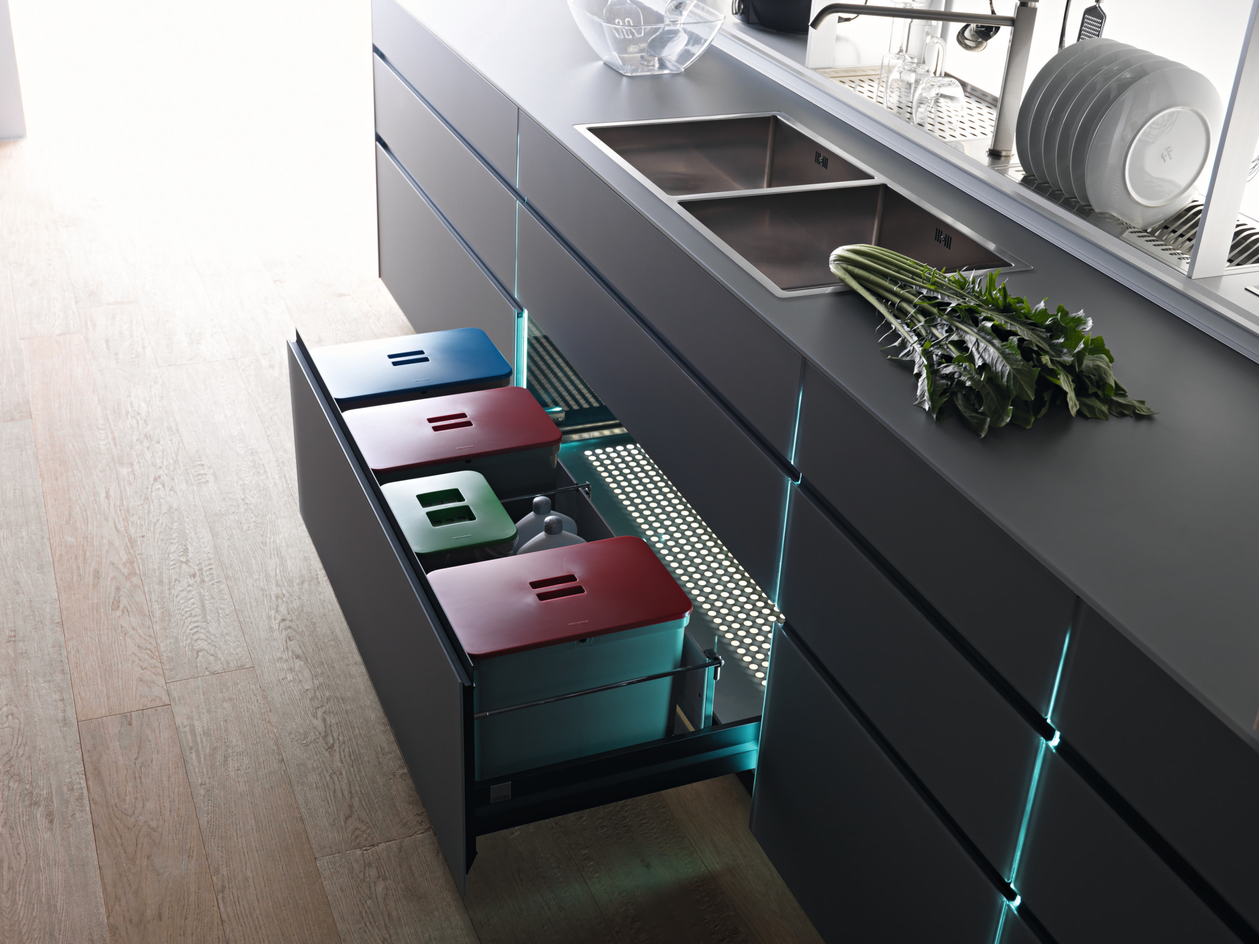 Стеклянное все: Как использовать стекло в интерьере и не пожалеть