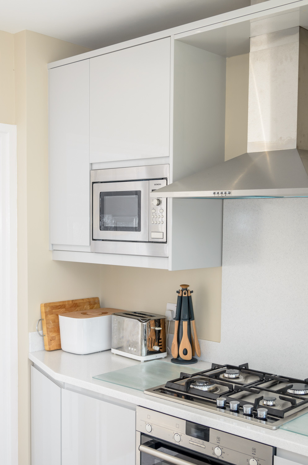 Натуральный или искусственный? Выбираем каменную столешницу для кухни