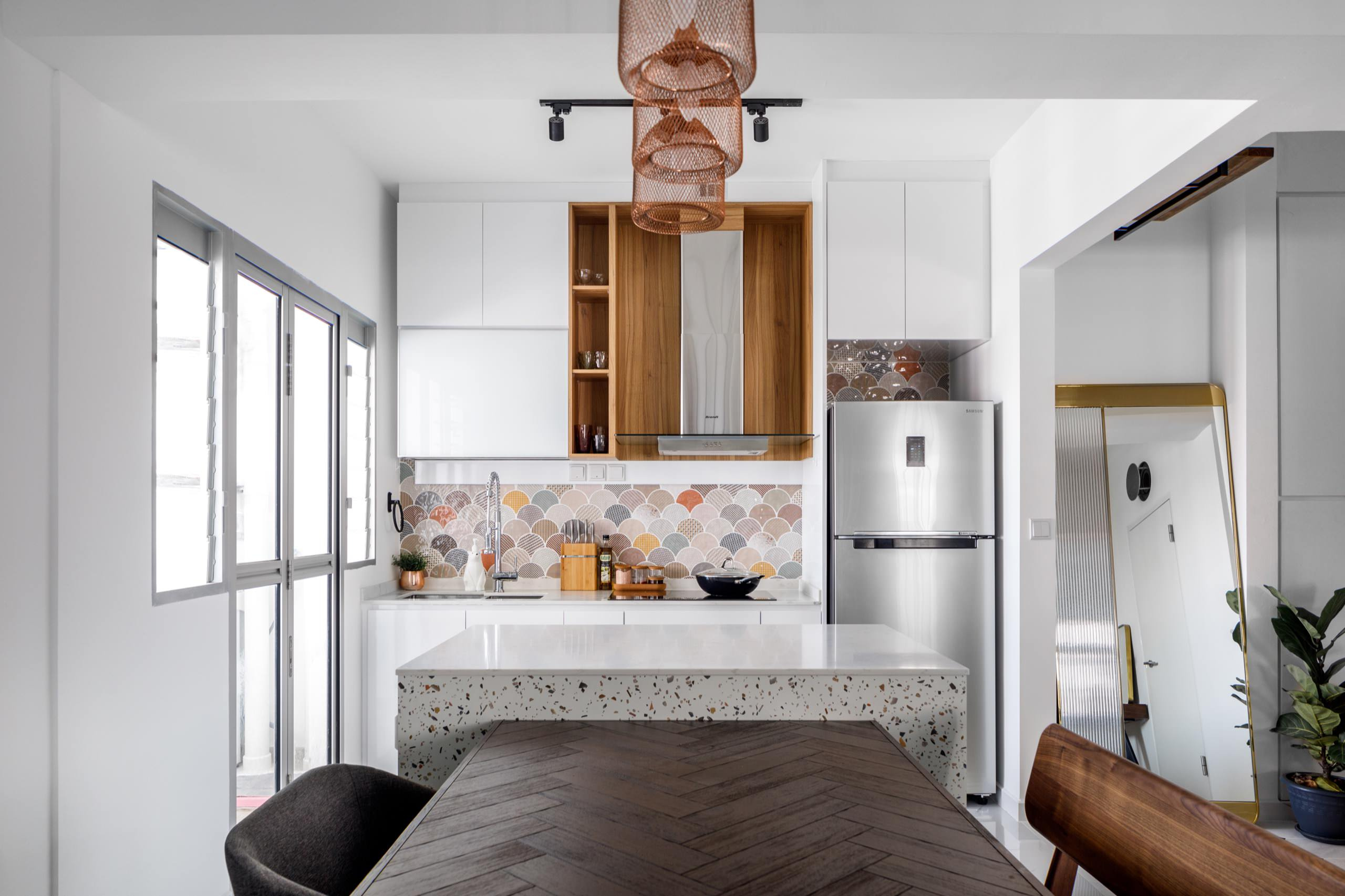 Как правильно: Организовать верхний свет на кухне