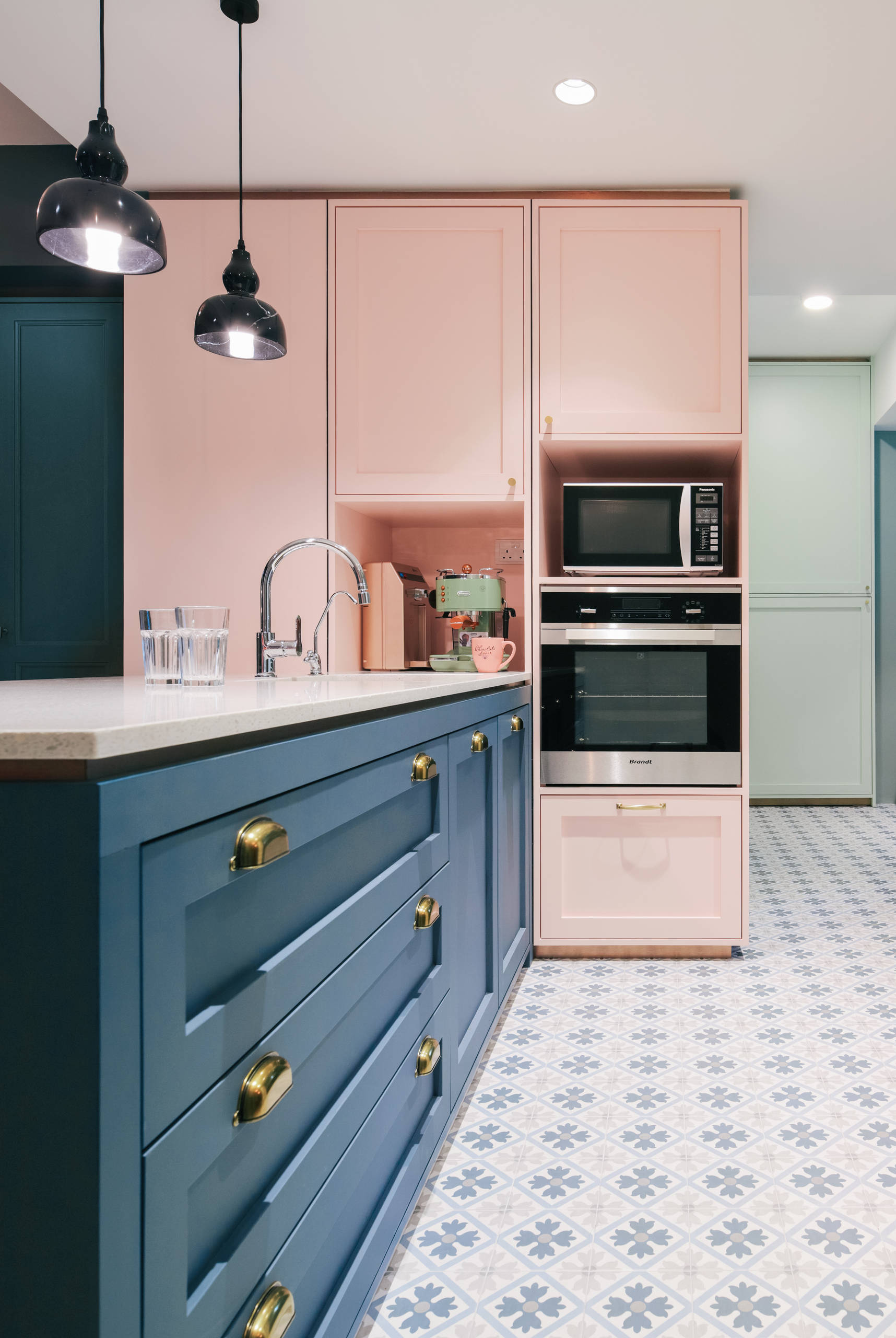 Просто фото: Уголок для завтрака и кофейная станция