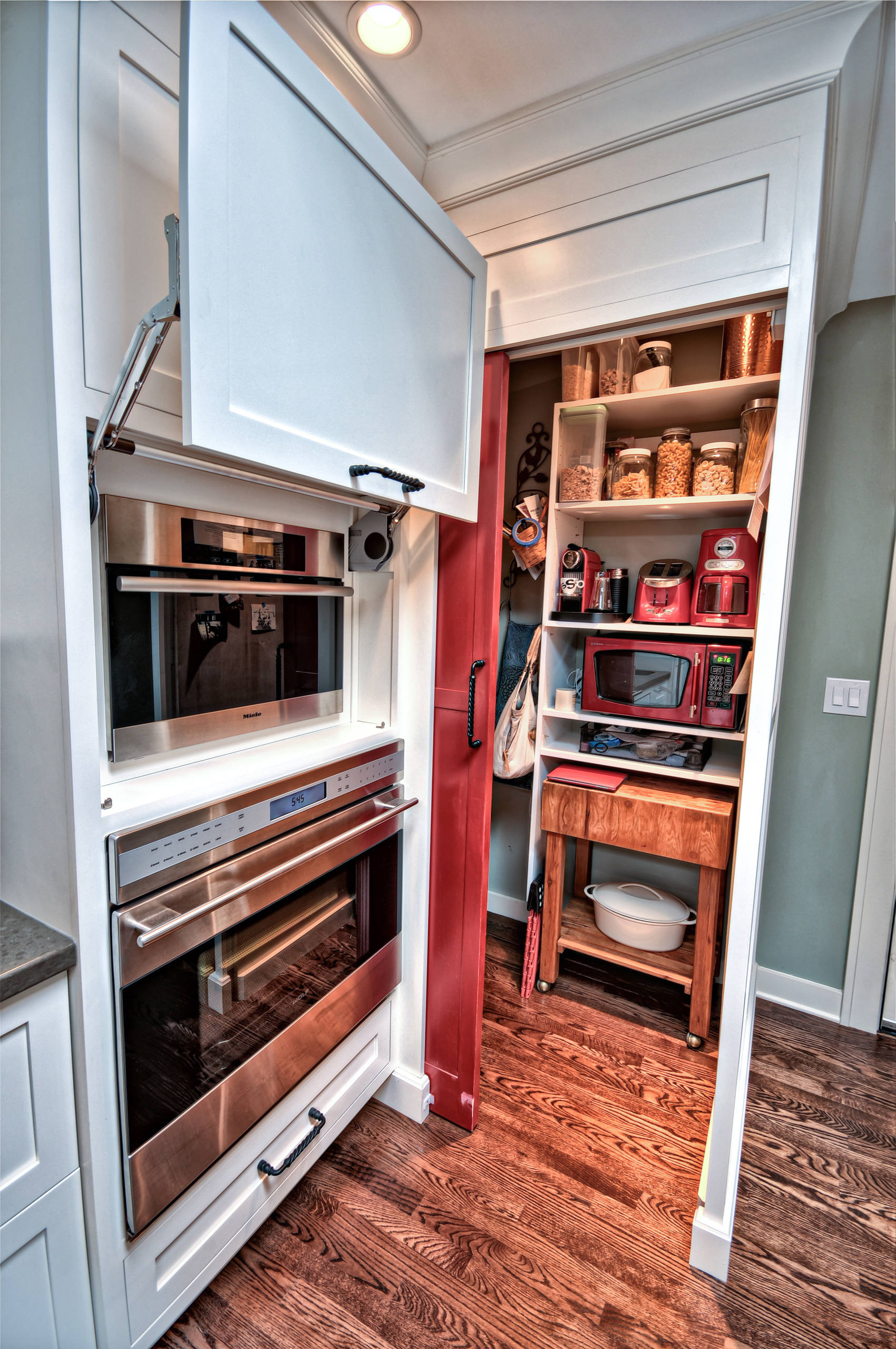 Фасадные работы: Выбираем встроенный шкаф