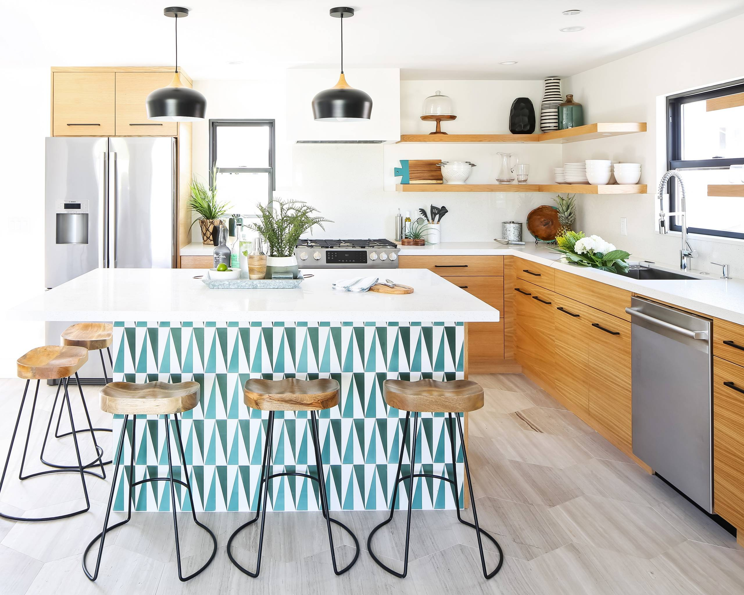 Только фото: 27 кухонь, где все дело — в орнаментах