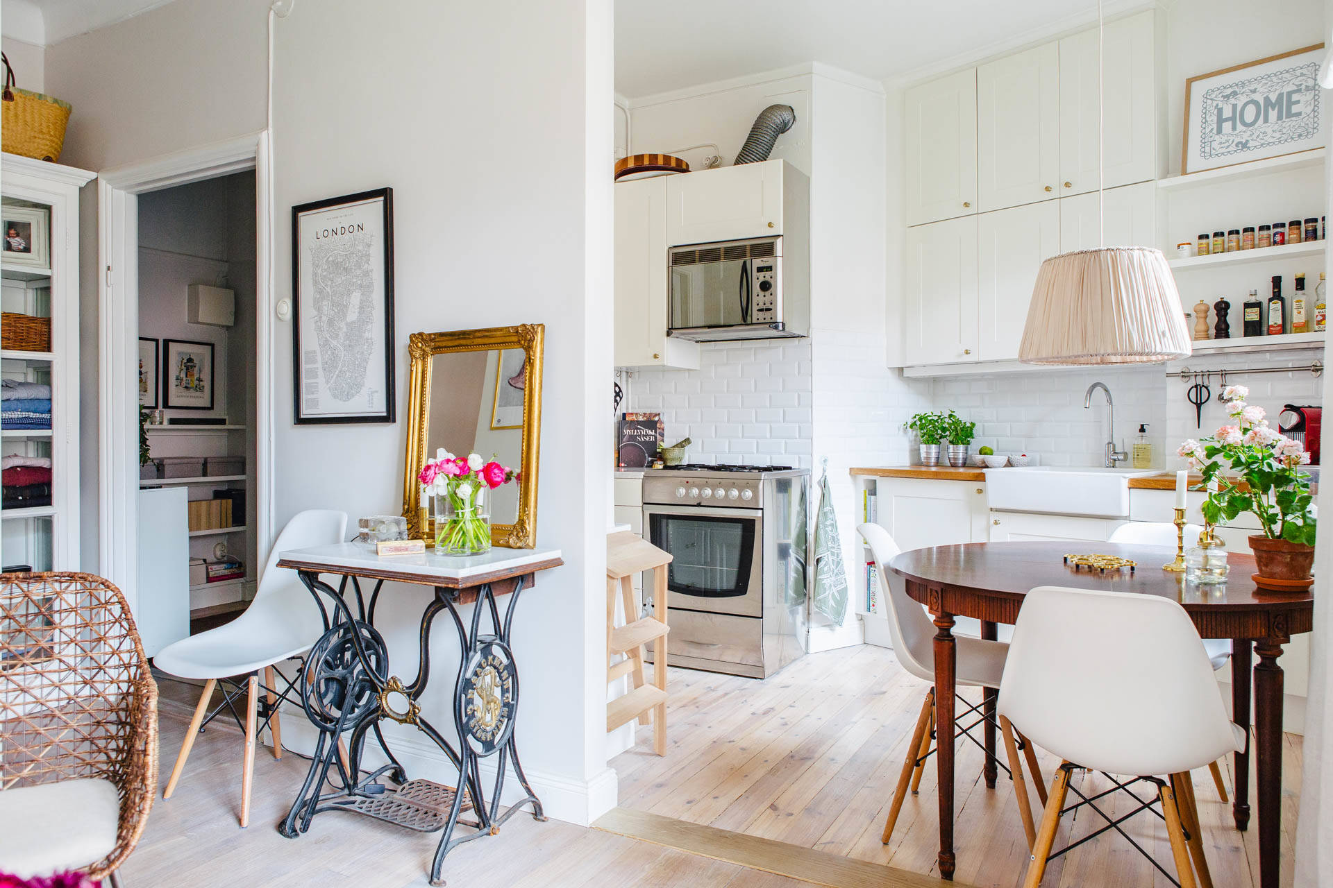 Вопрос: Как спрятать газовую колонку и водонагреватель