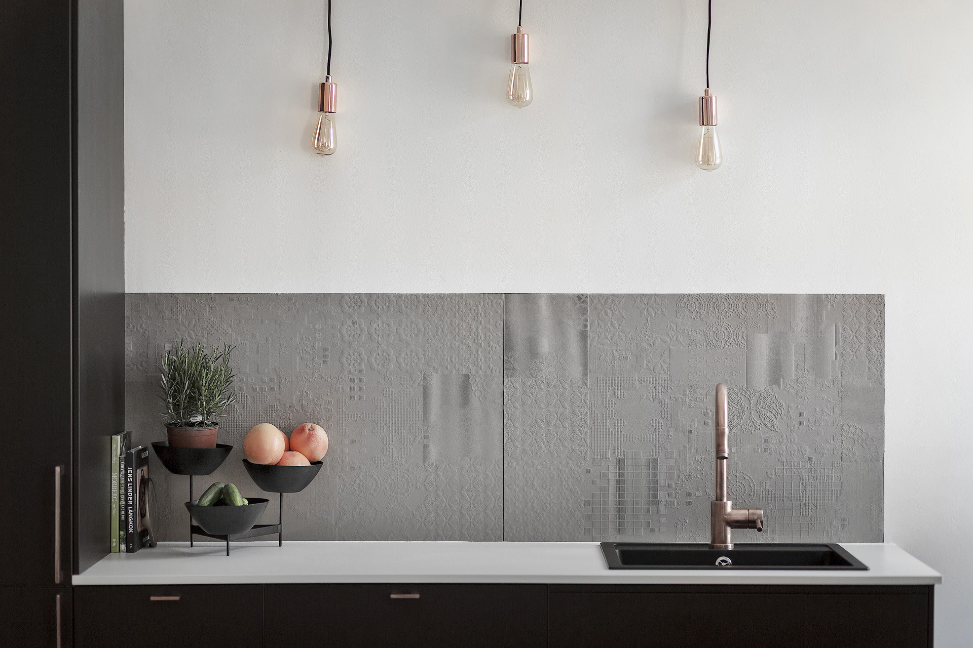 Только фото: 27 кухонь, где все дело — в орнаментах