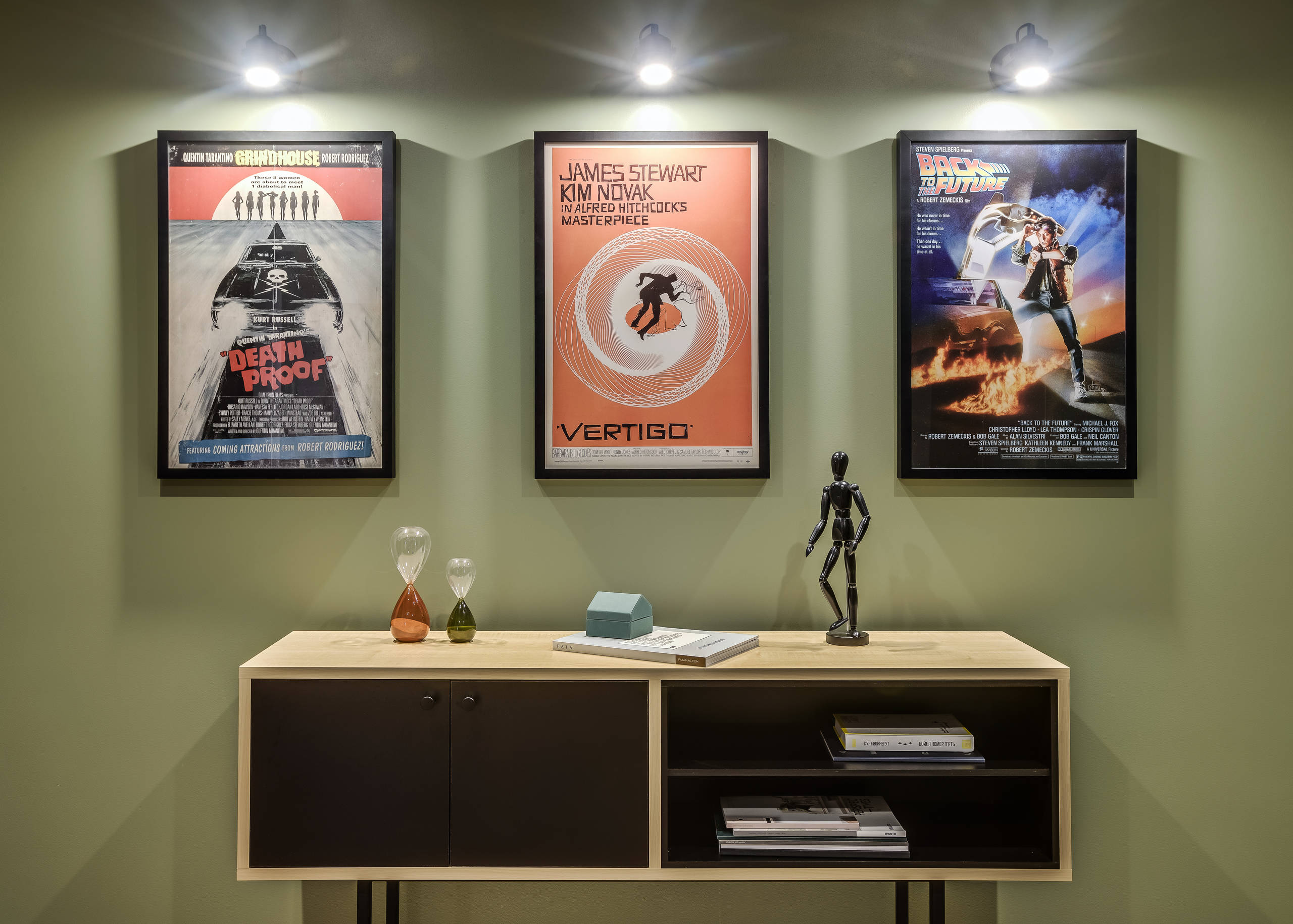 Houzz Украина: Квартира для холостяка, который любит зеленый цвет