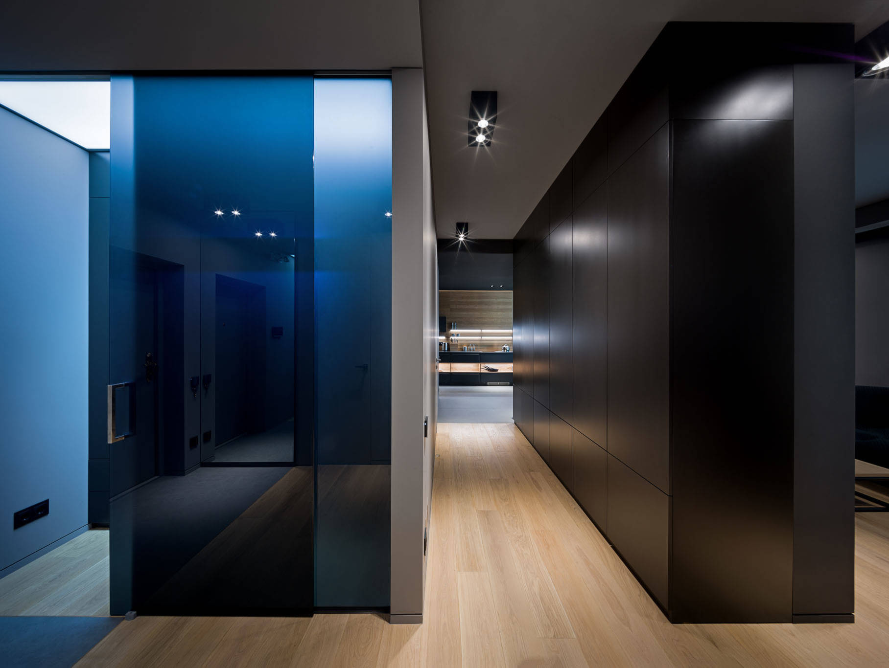 Houzz Украина: Квартира — аквариум с видом на город