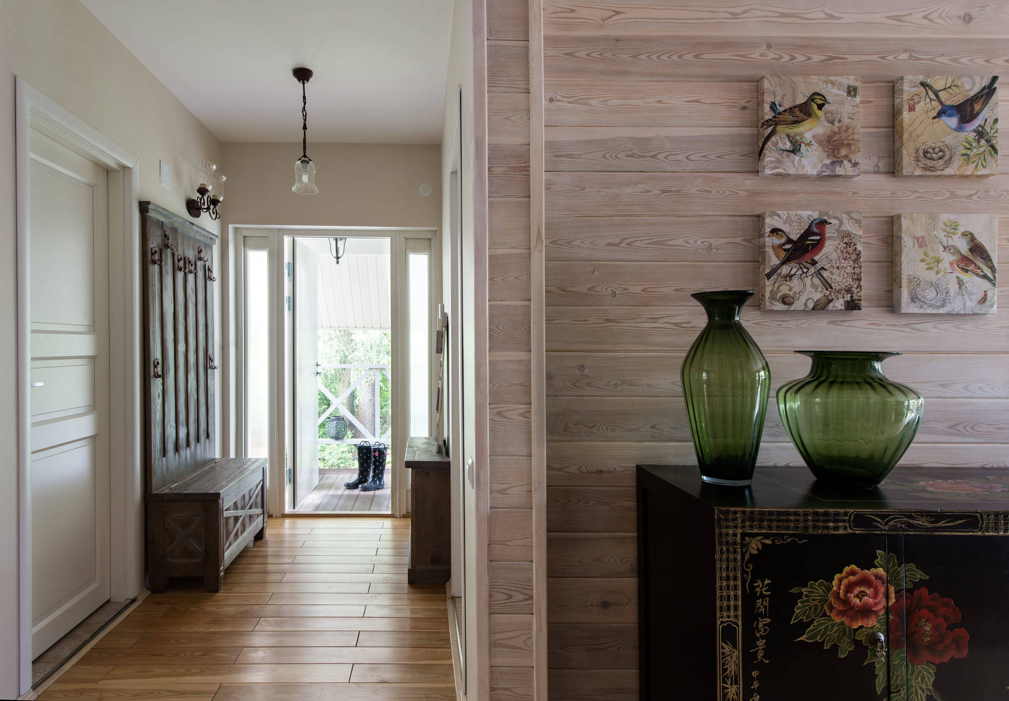 Houzz тур: Дом с видом на сосны и птицами в интерьере