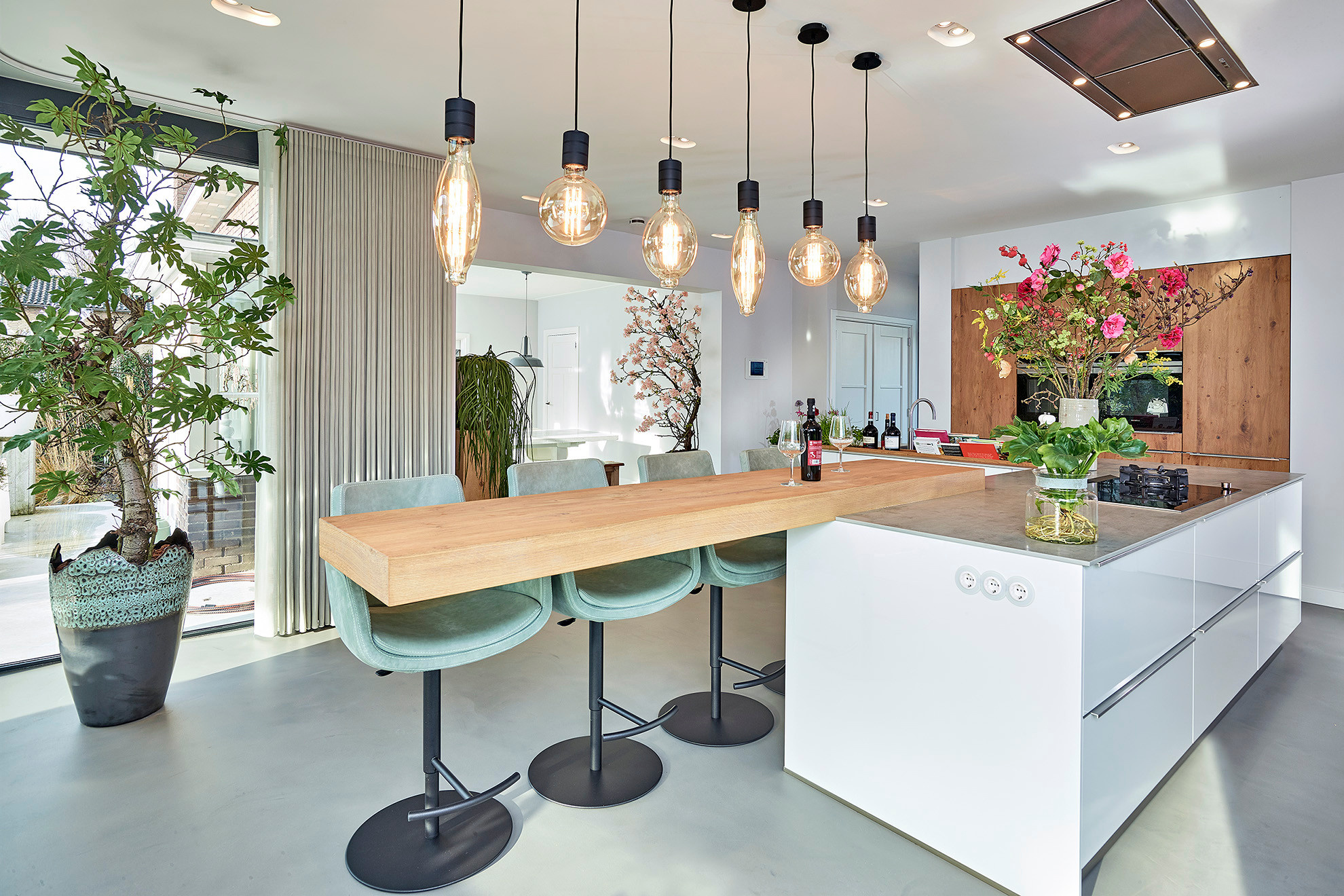 Просто фото: Необычные барные стойки — 37 решений