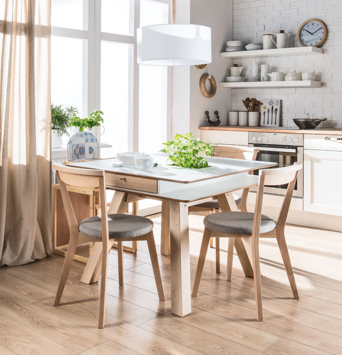 Вопрос: Стоит ли делать кухню до потолка