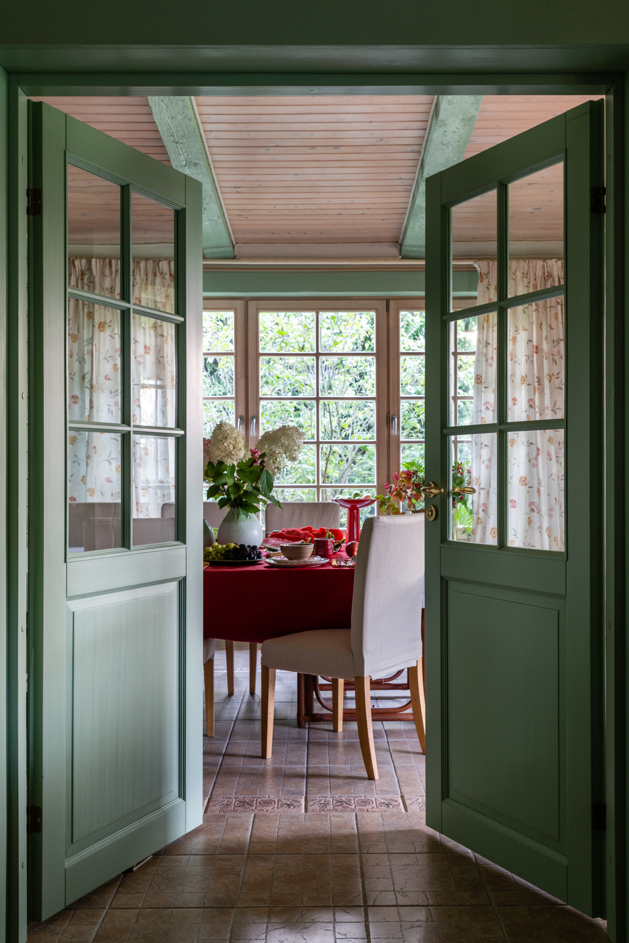 Смета и сроки: 3,6 млн рублей и 5 месяцев на перекраску дома