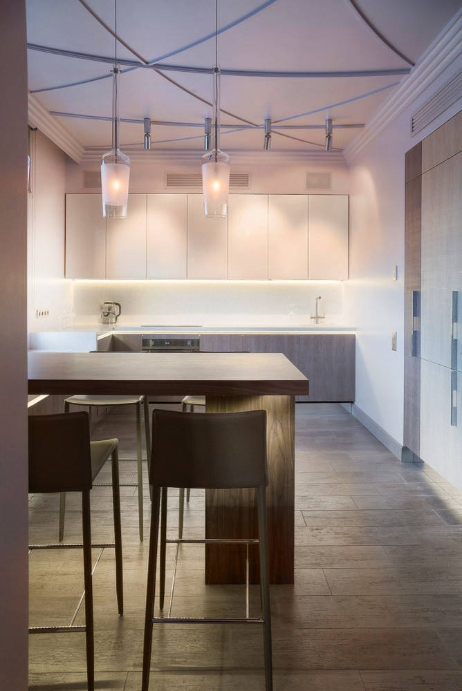 Houzz тур: Оттенки песка и меда в квартире с идеальным порядком