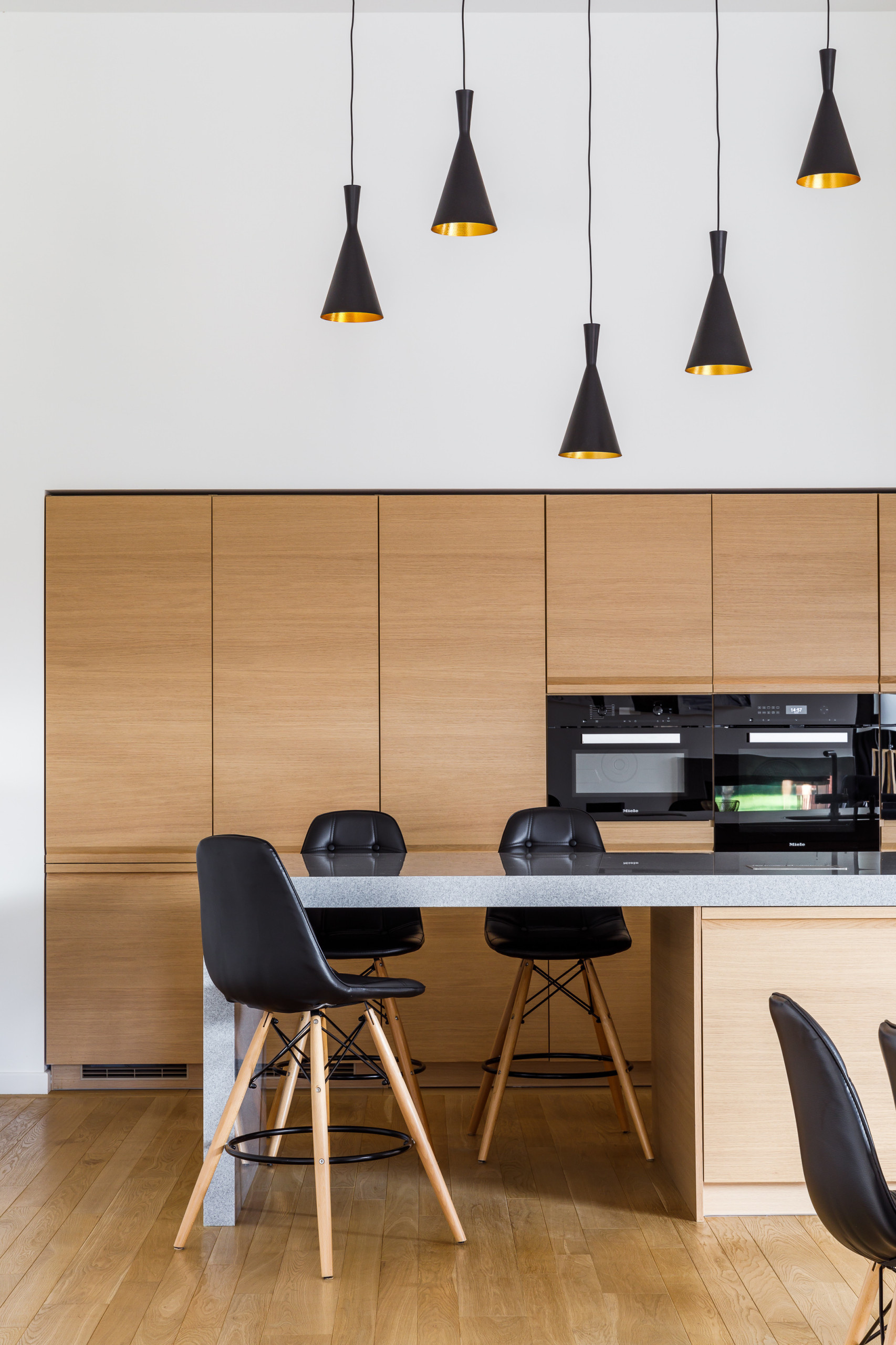 Вопрос: Какие полы лучше сделать на кухне