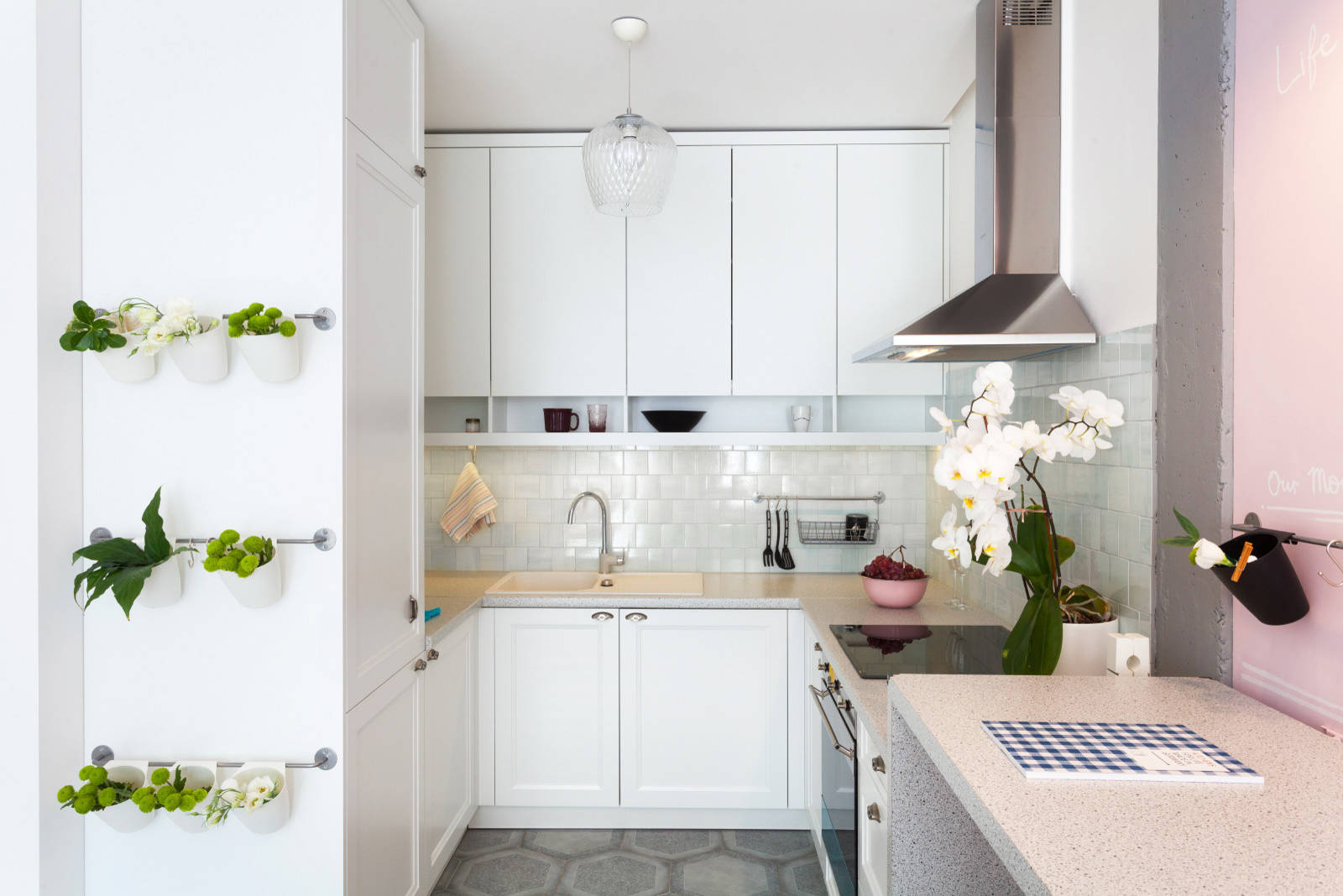 Houzz Украина: Женственность и легкость в романтичном интерьере