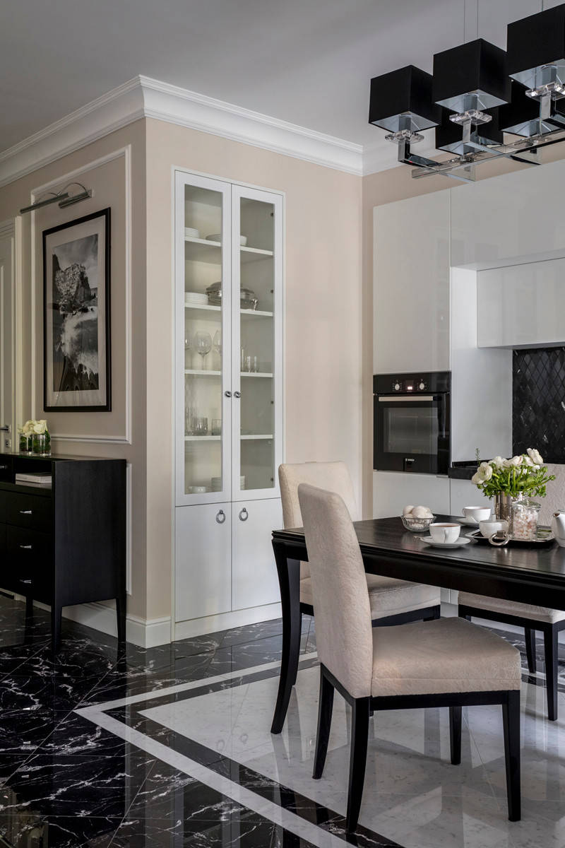 Как правильно: Обыграть вентиляционный короб на кухне