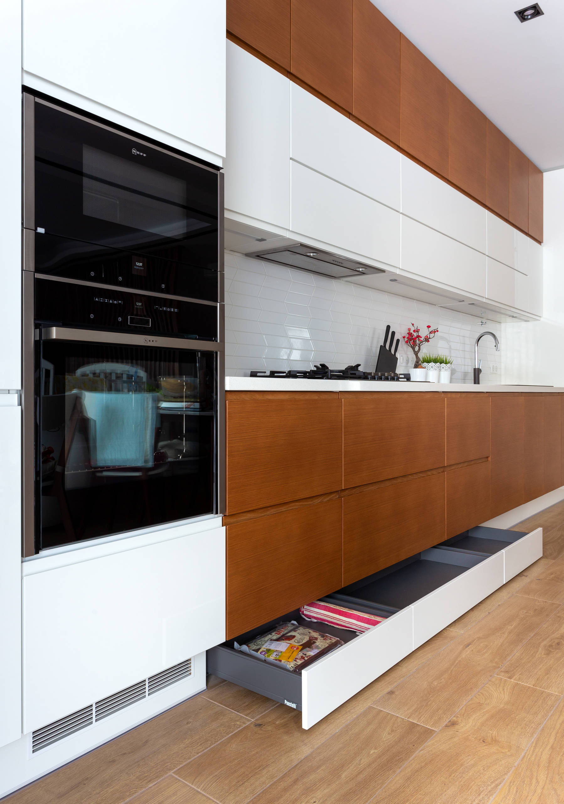 20 идей хранения на кухне, где, кажется, совершенно нет места