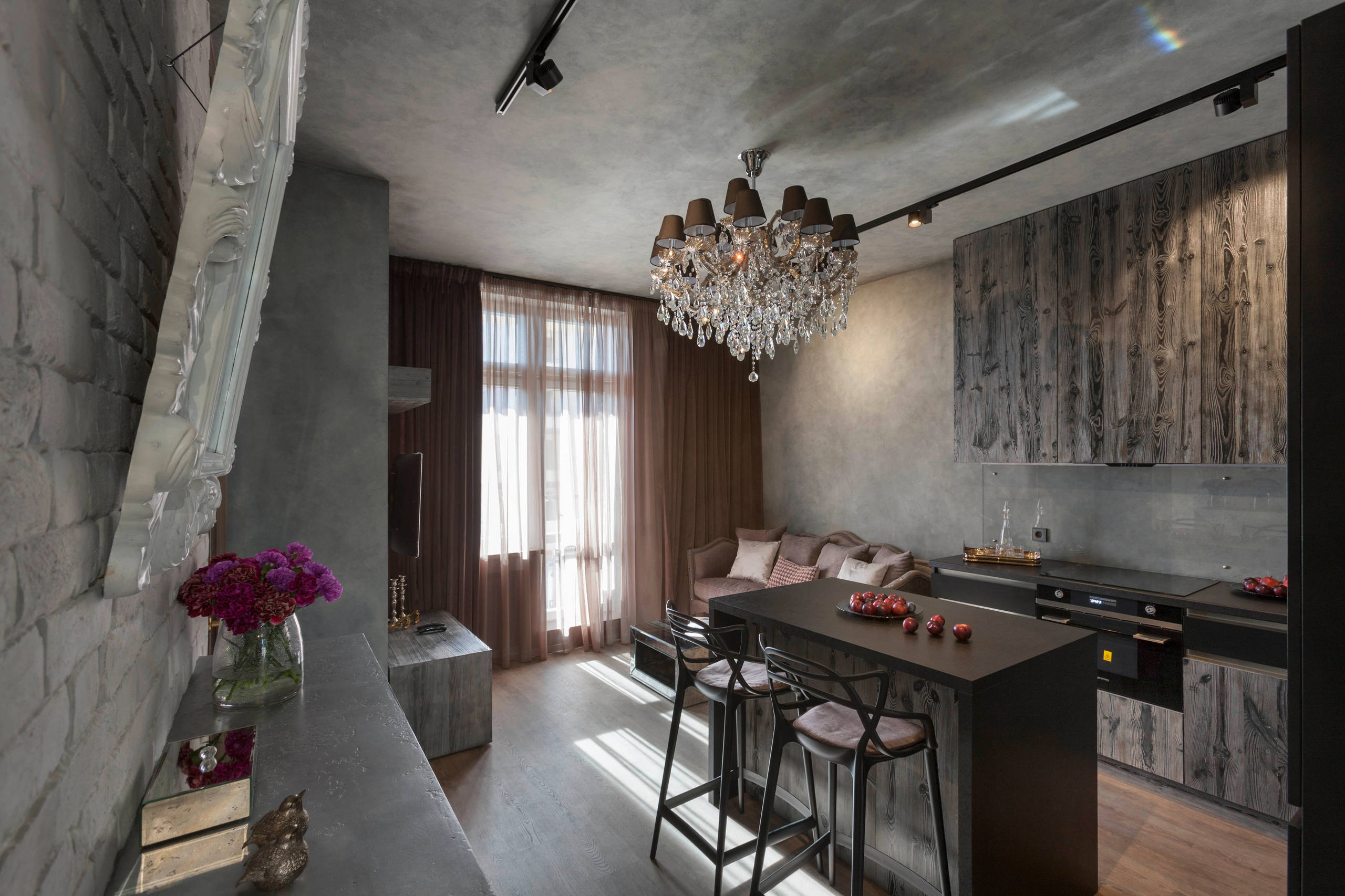 Houzz тур: Маленькая квартира с бетоном и позолотой