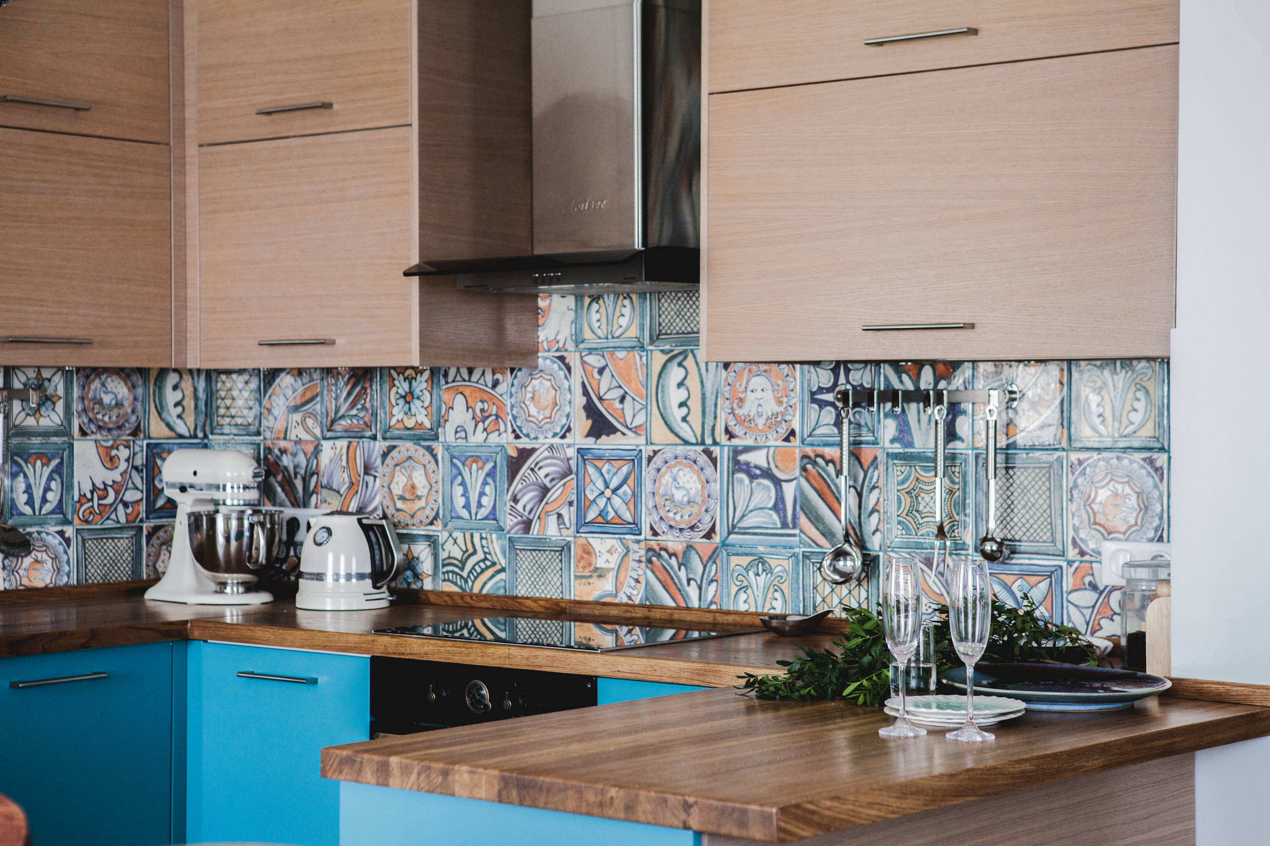 Проект недели: Кухня-гостиная с настроением отпуска