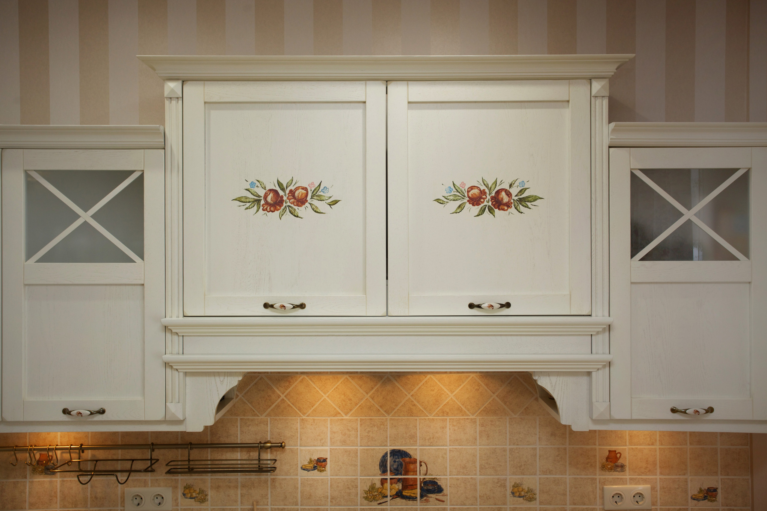 Фотоохота: Непошлые кухни с рисунком на фасаде