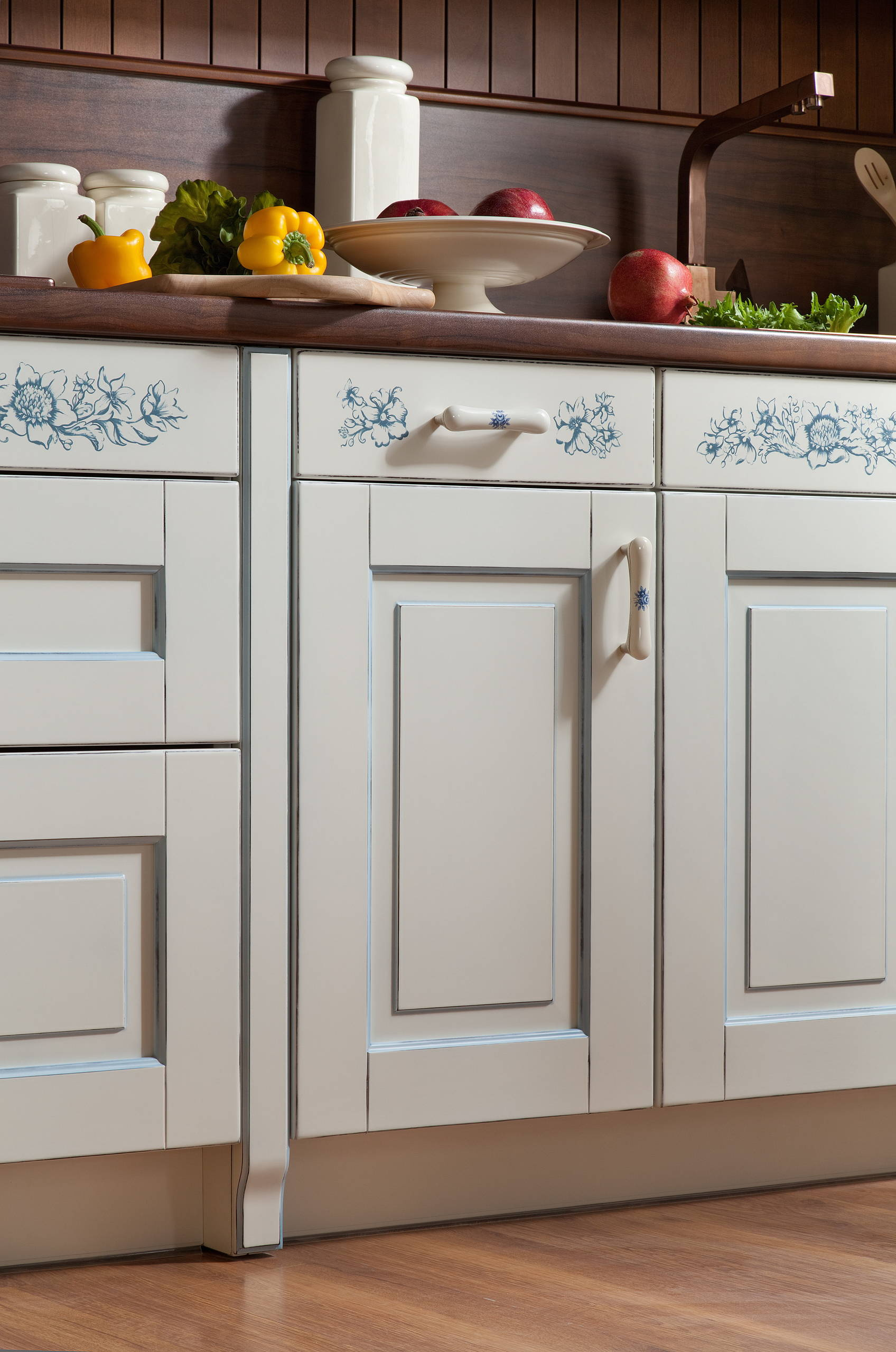 Фотоохота: Непошлые кухни с рисунком на фасаде