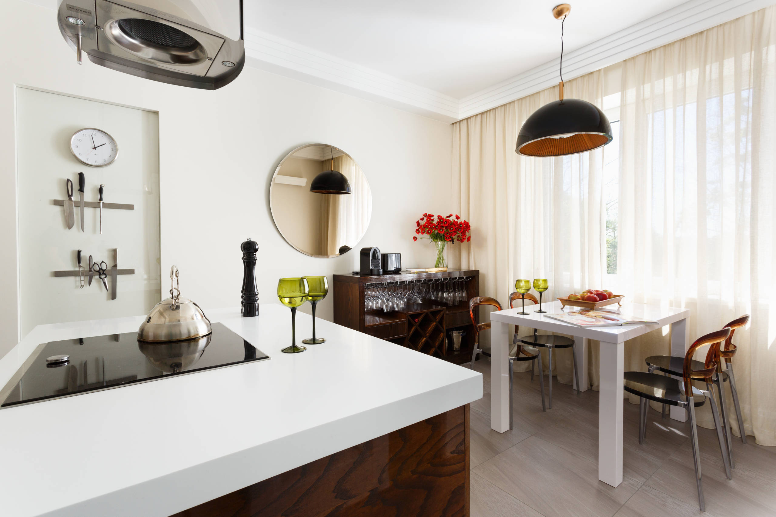 Houzz тур: Бирюзовая волна на сером песке в квартире в Калининграде