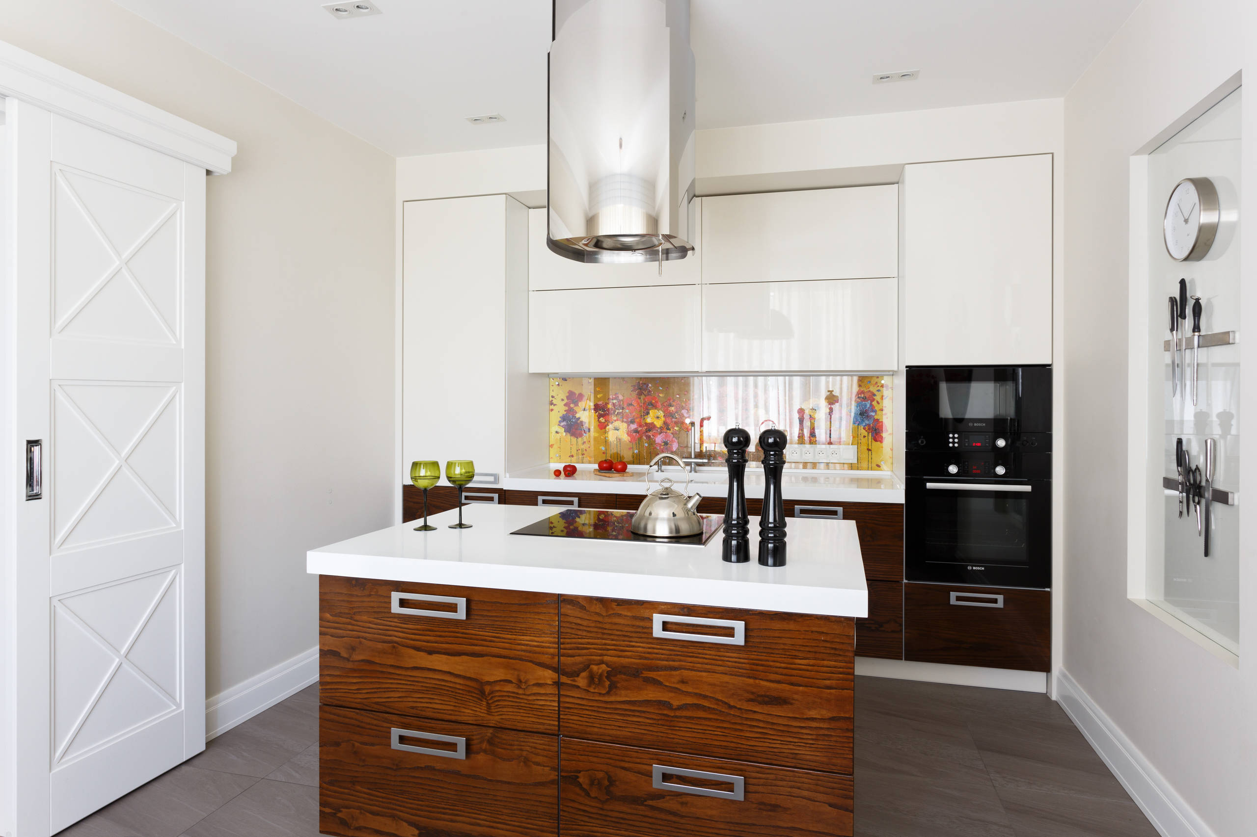 Houzz тур: Бирюзовая волна на сером песке в квартире в Калининграде