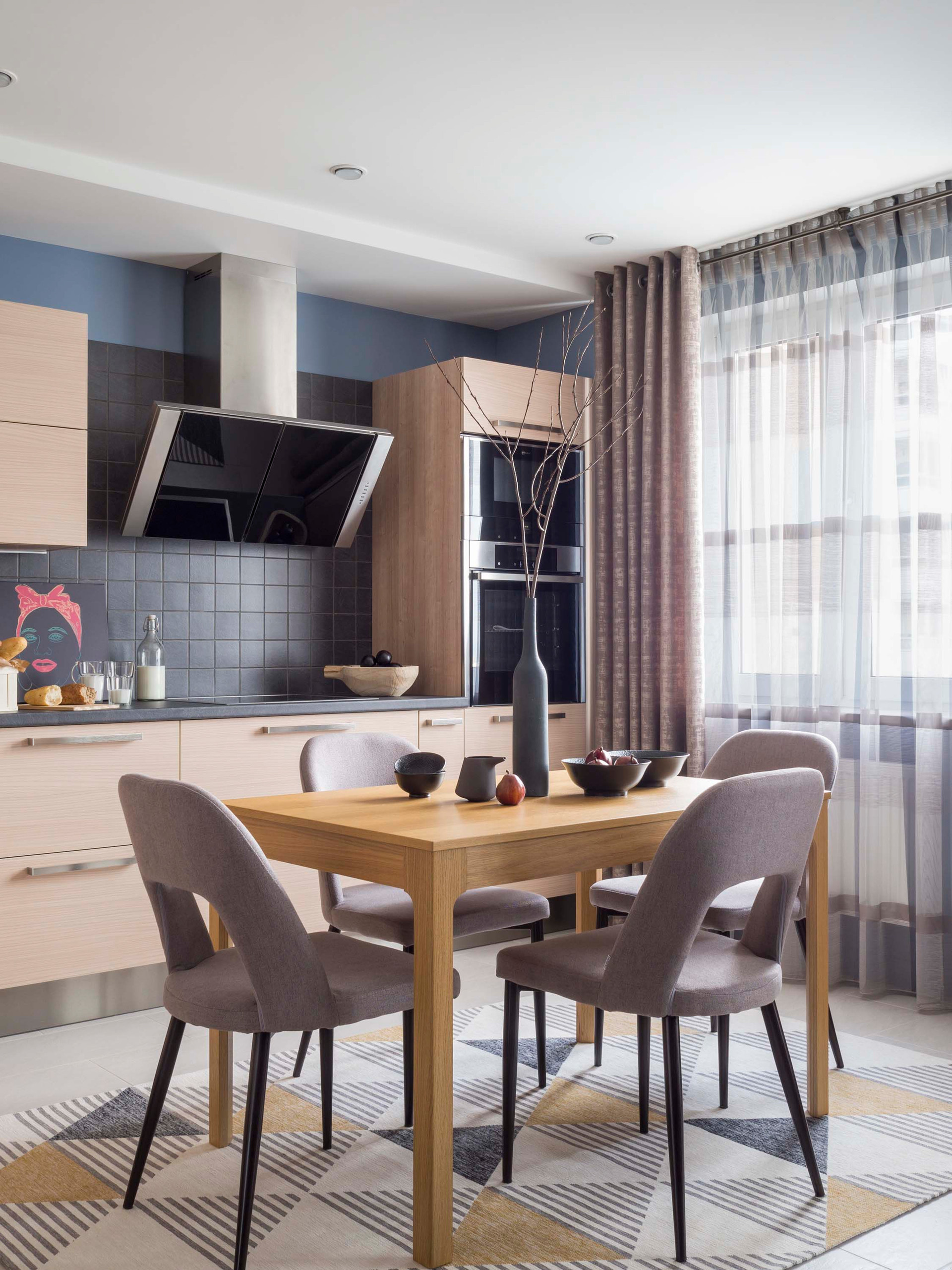 Просто фото: Наклонные вытяжки для кухни (18 идей)