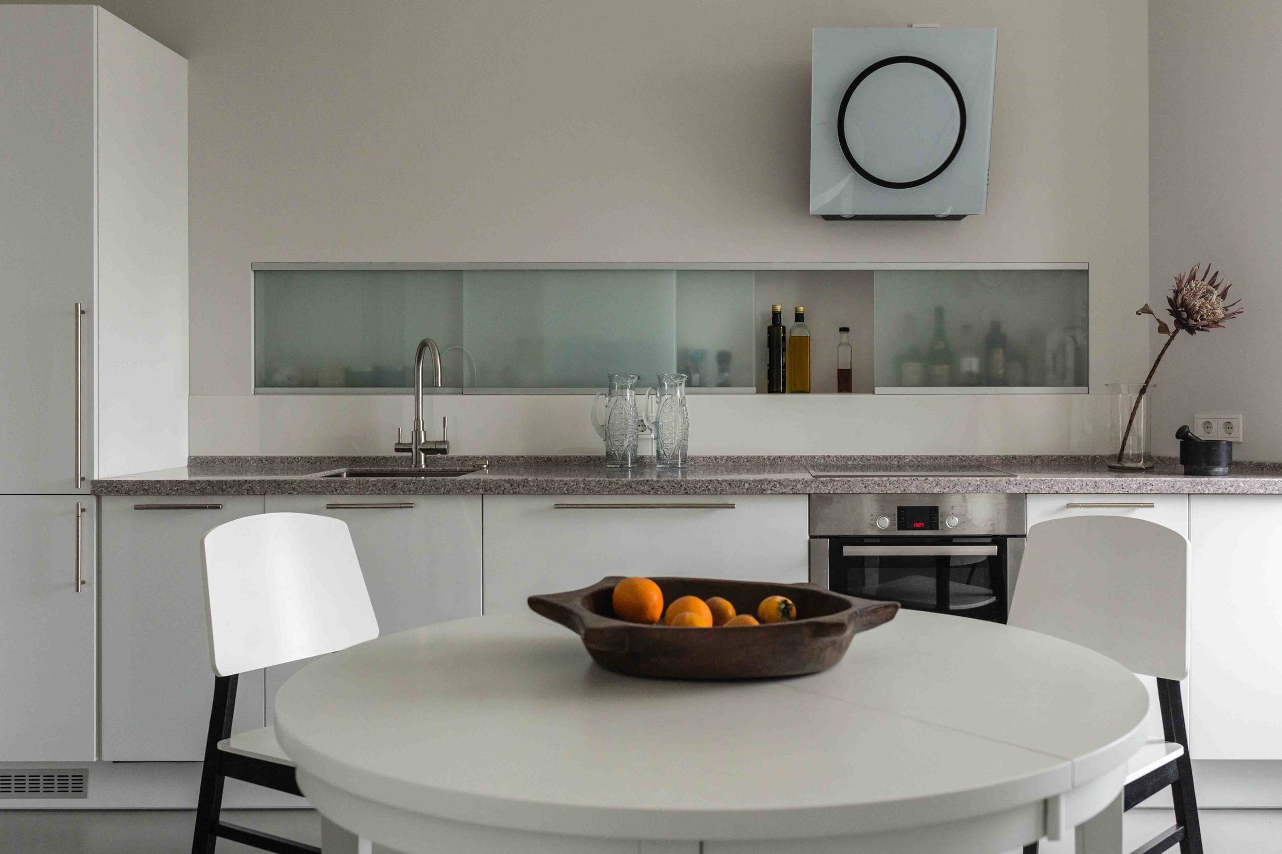 Есть решение: 8 вариантов дизайна кухни 15 кв.м