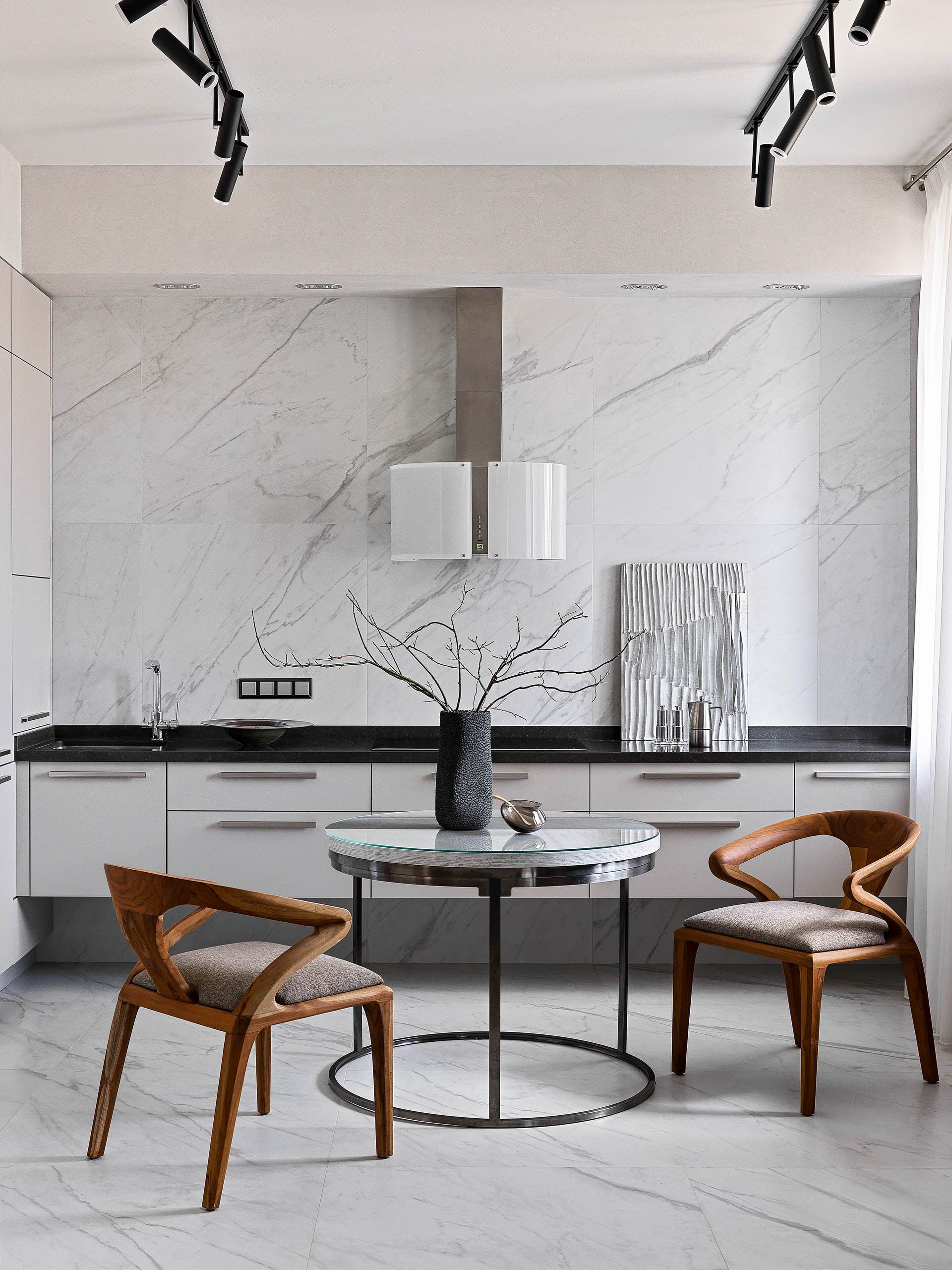 Дизайн-дебаты: Можно ли обойтись без духовки на кухне