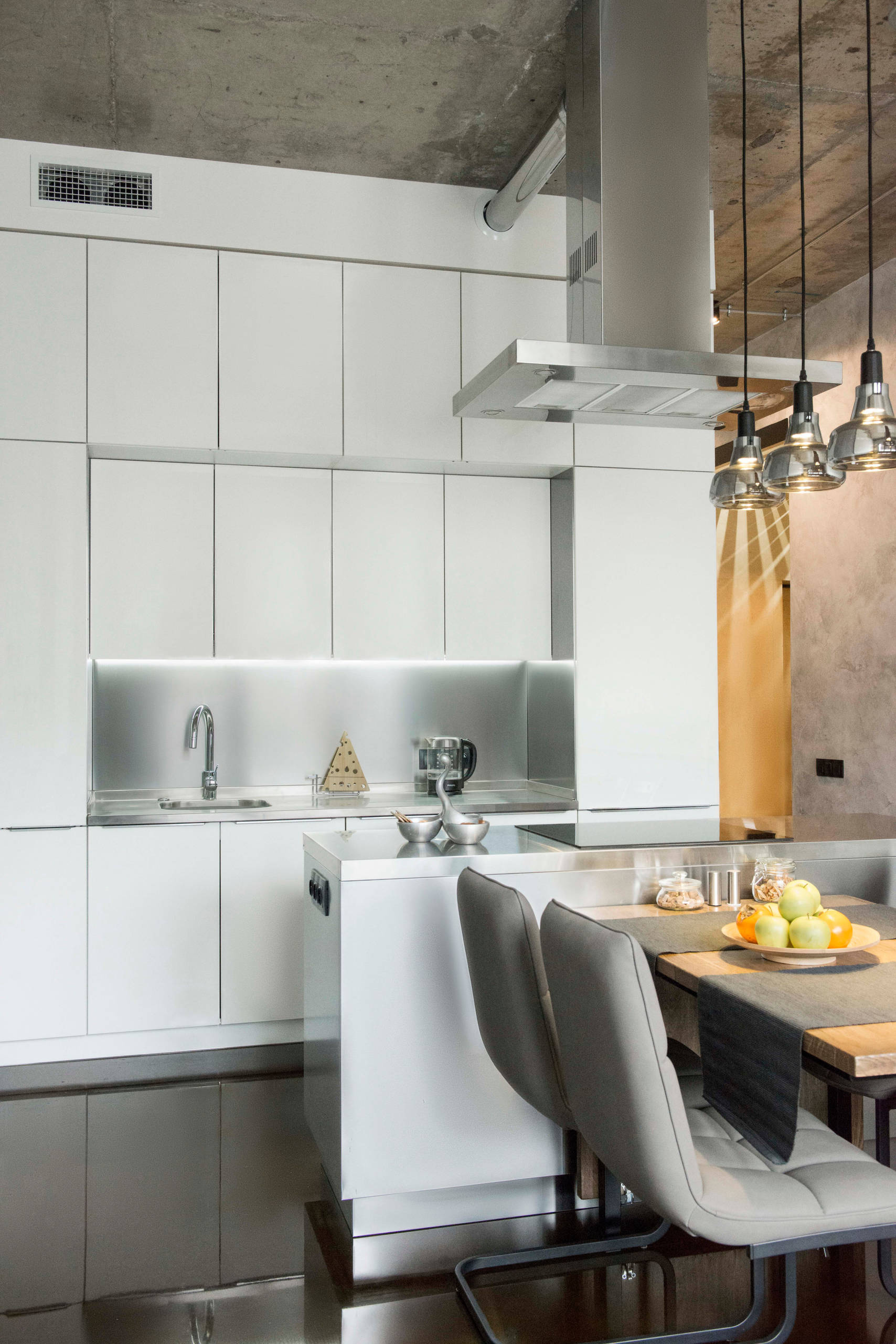 Просто фото: Кухни в три ряда... шкафов