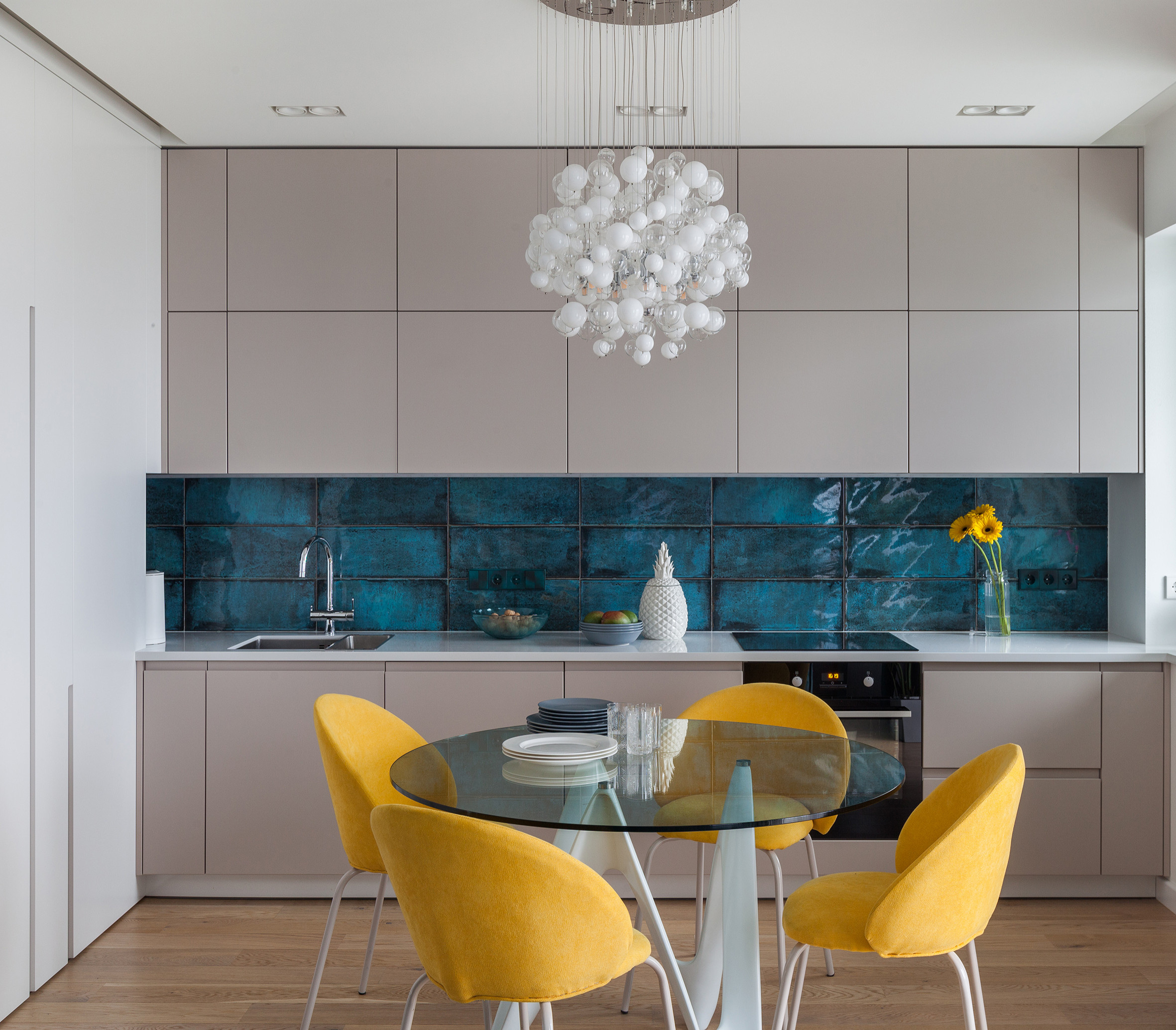 Вопрос: Стоит ли делать кухню до потолка