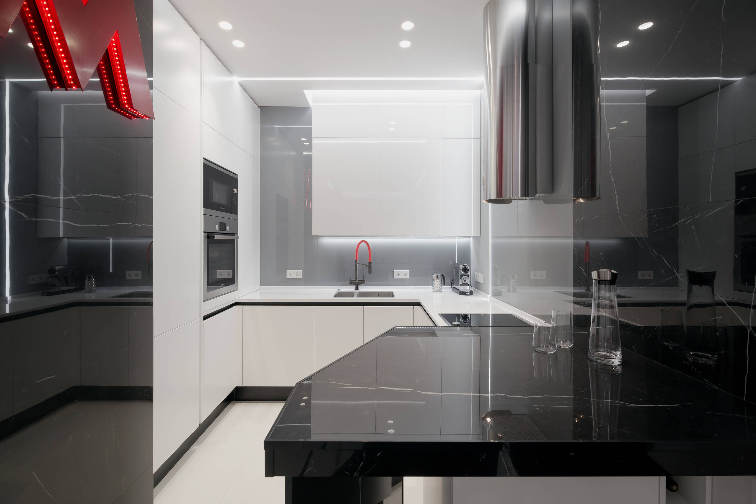 Houzz тур: Забор ПО-2 на стенах в одной московской квартире