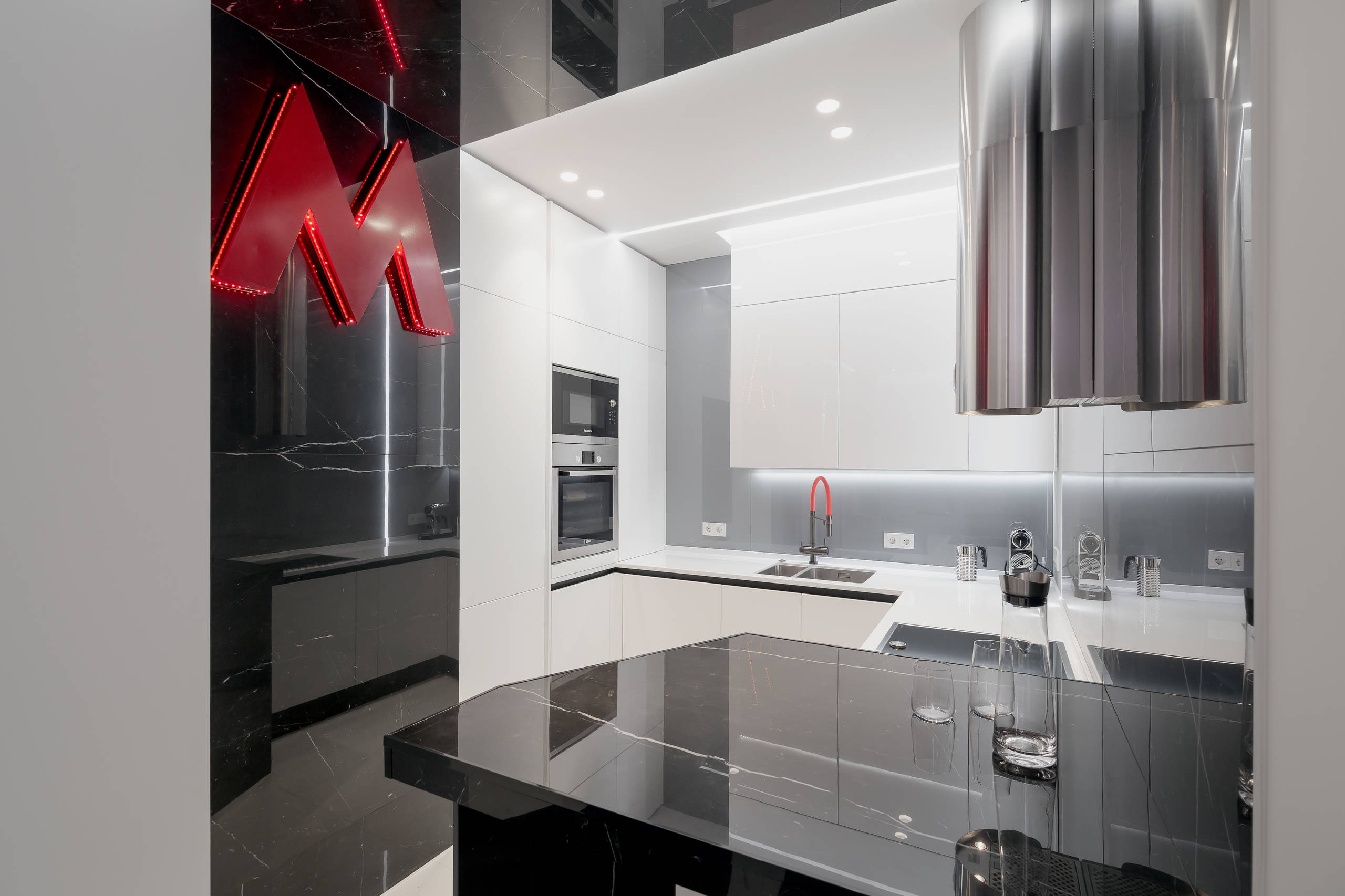 Houzz тур: Забор ПО-2 на стенах в одной московской квартире