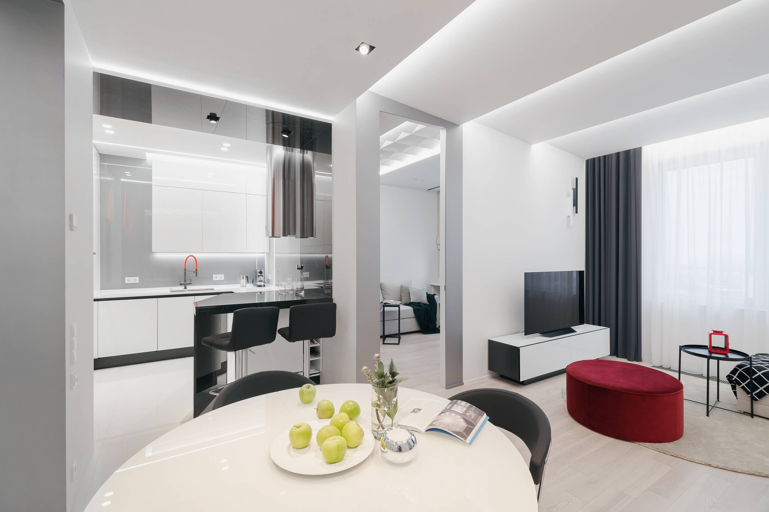 Houzz тур: Забор ПО-2 на стенах в одной московской квартире