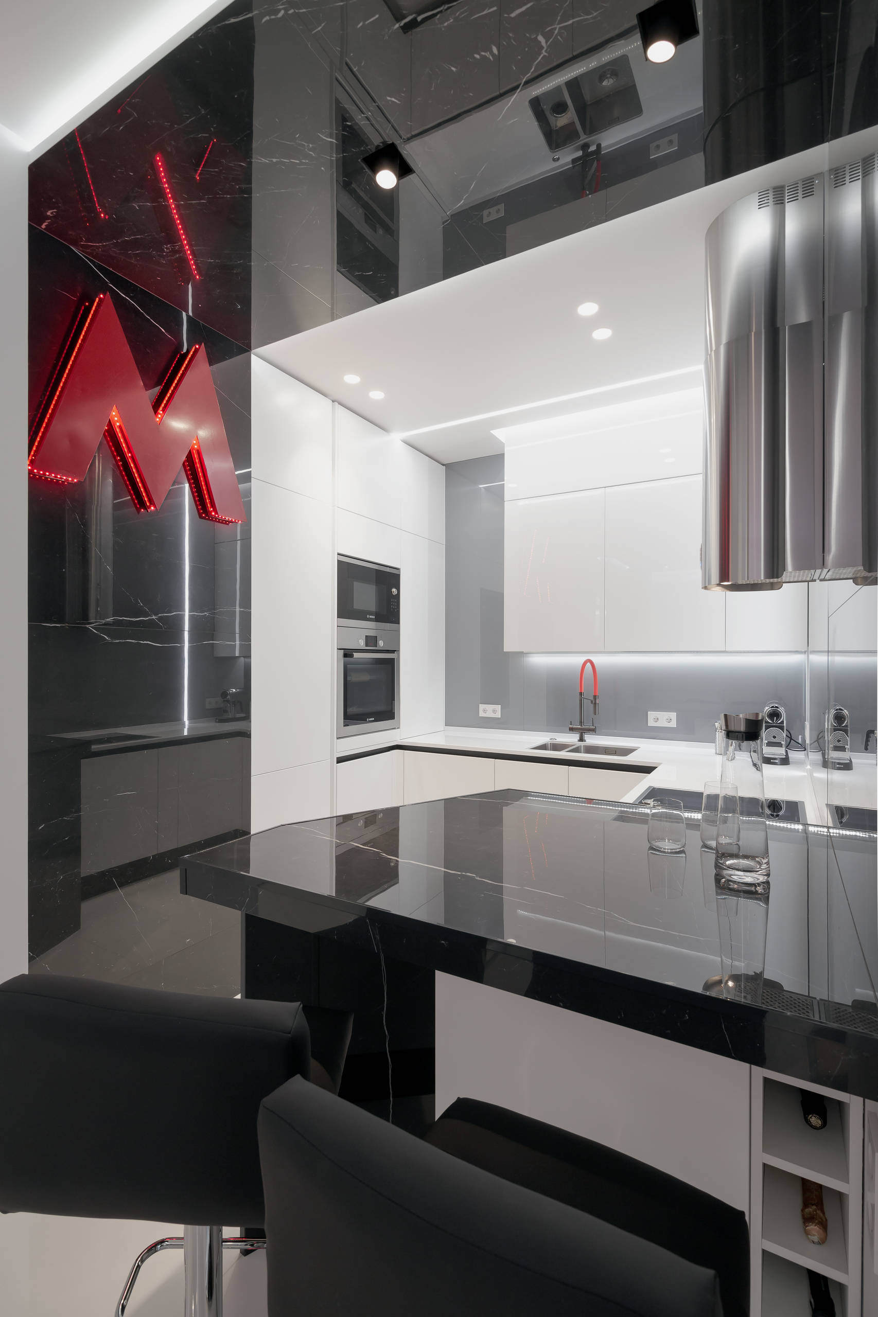 Houzz тур: Забор ПО-2 на стенах в одной московской квартире